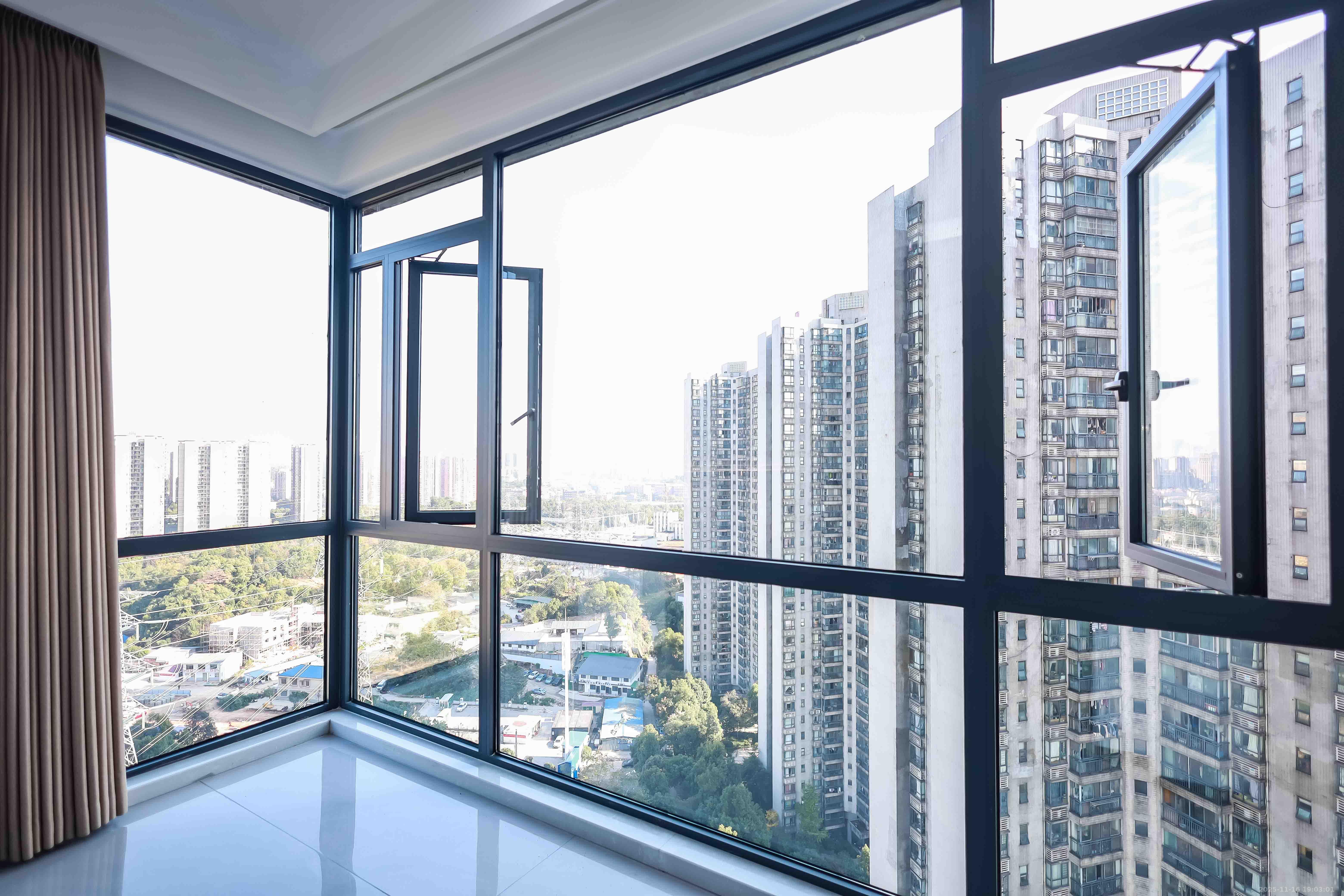 莱茵城  4室2厅2卫    116.0万阳台