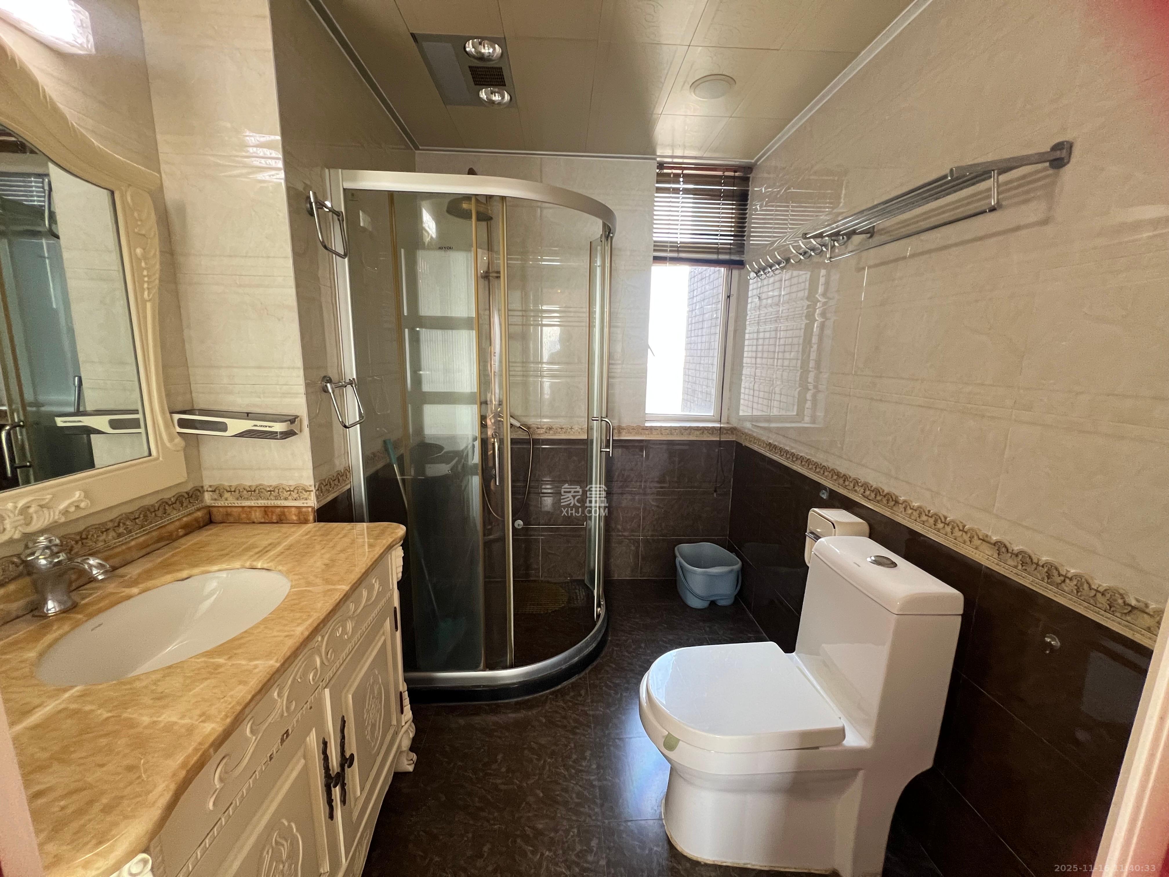 东门壹号家园  3室2厅2卫    2800.0元/月室内图