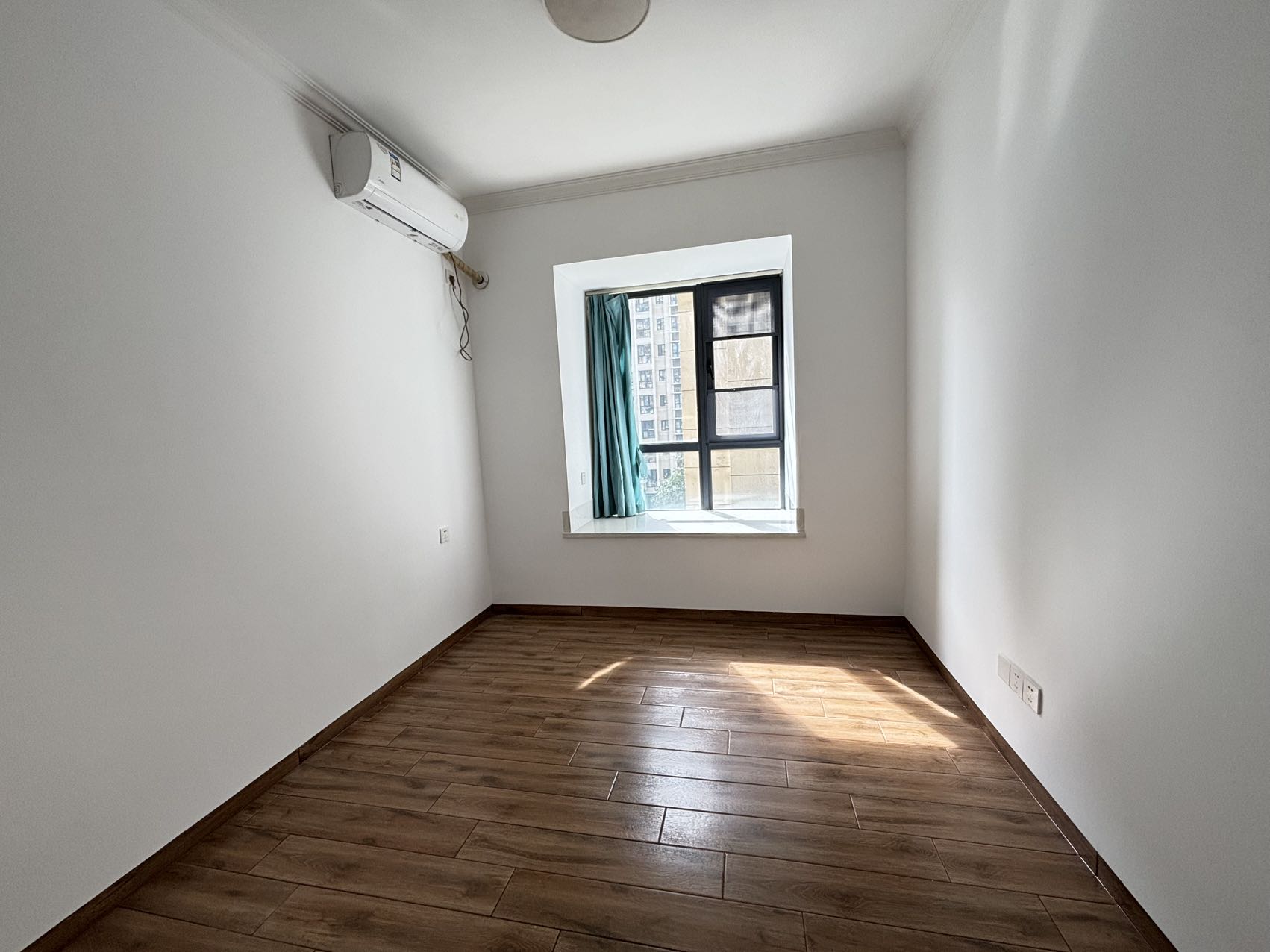 伊泰天骄二期 3室2厅2卫 2300.0元/月 伊泰天骄二期 3室2厅2卫 2300.0元/月室内图