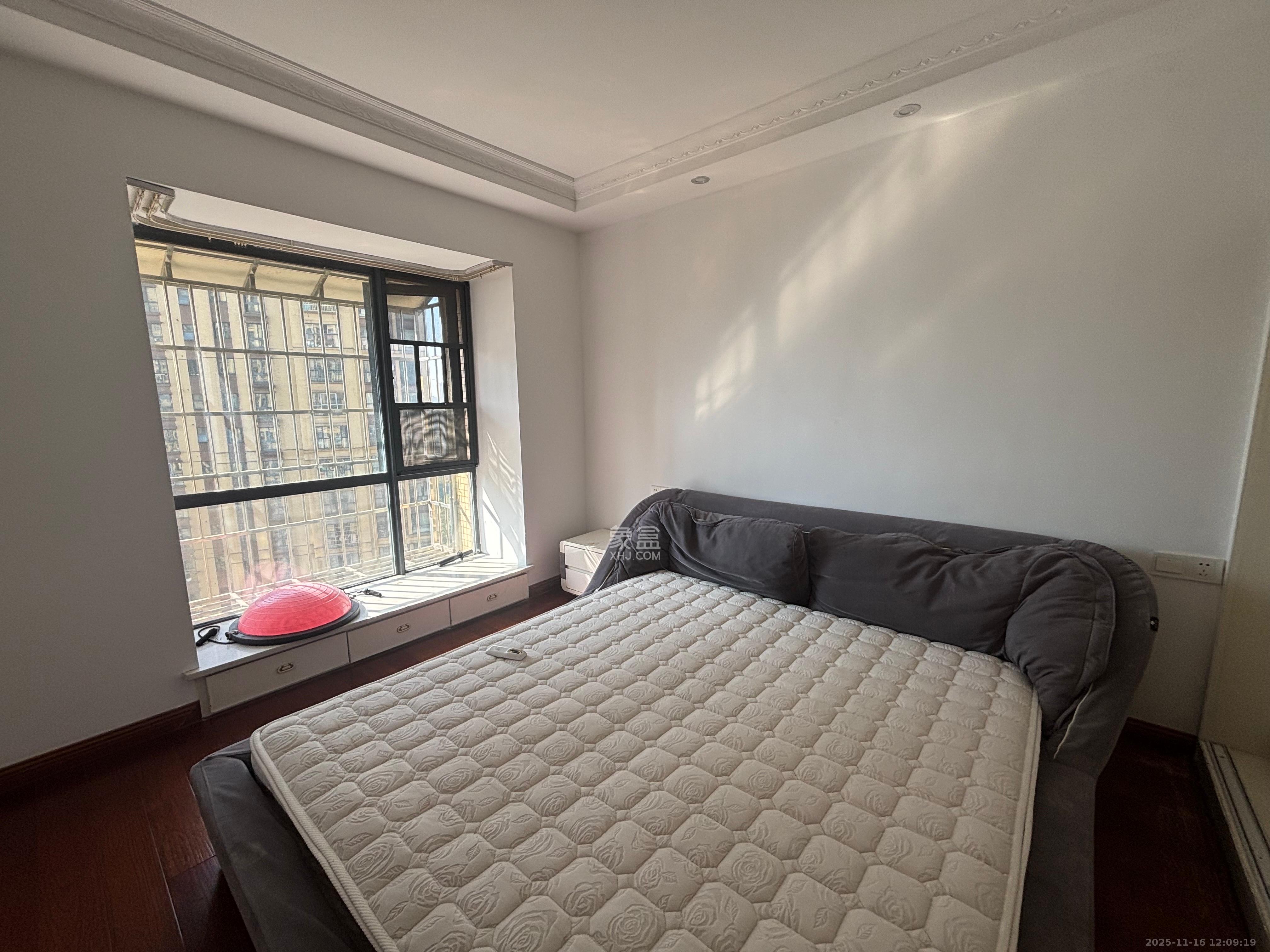 兰亭湾畔 3室2厅2卫 2800.0元/月 兰亭湾畔 3室2厅2卫 2800.0元/月室内图