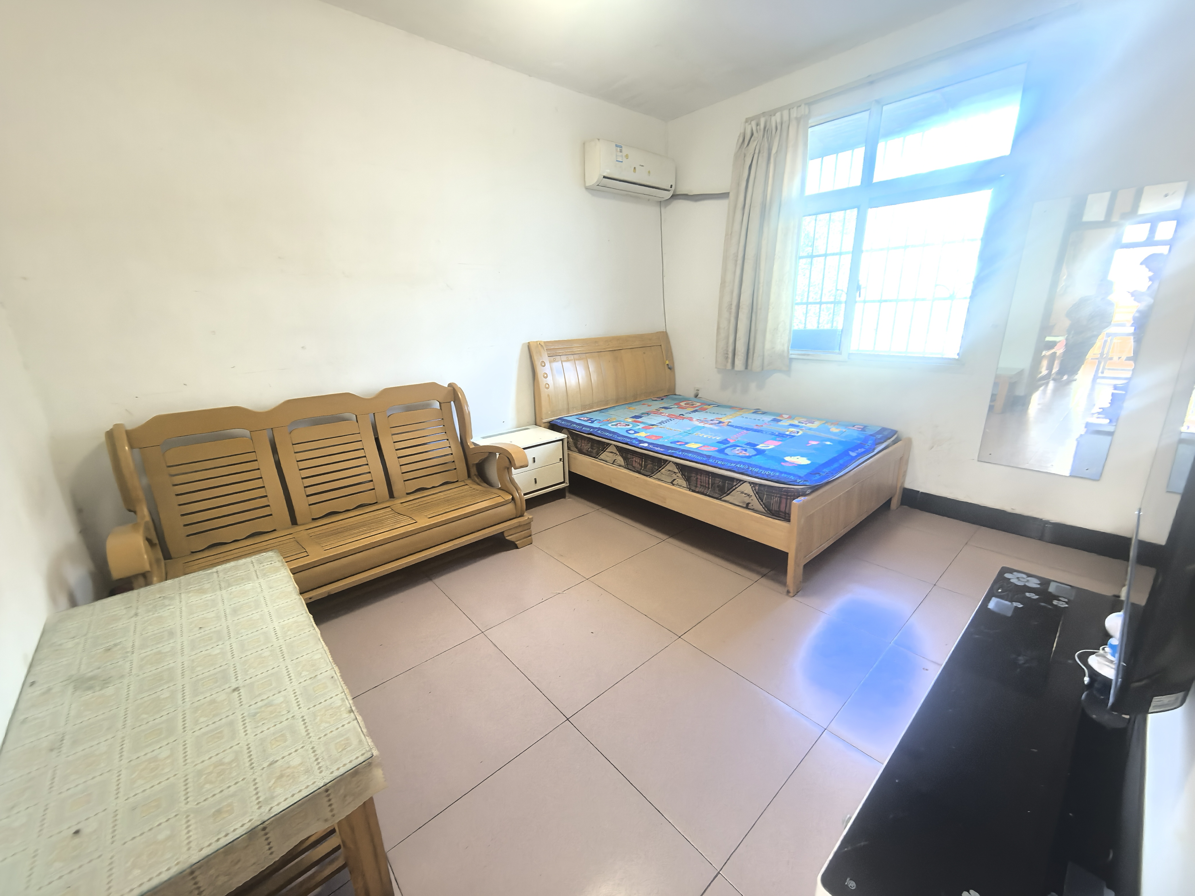 宝塔山私房散盘  1室0厅0卫    1500.0元/月户型图