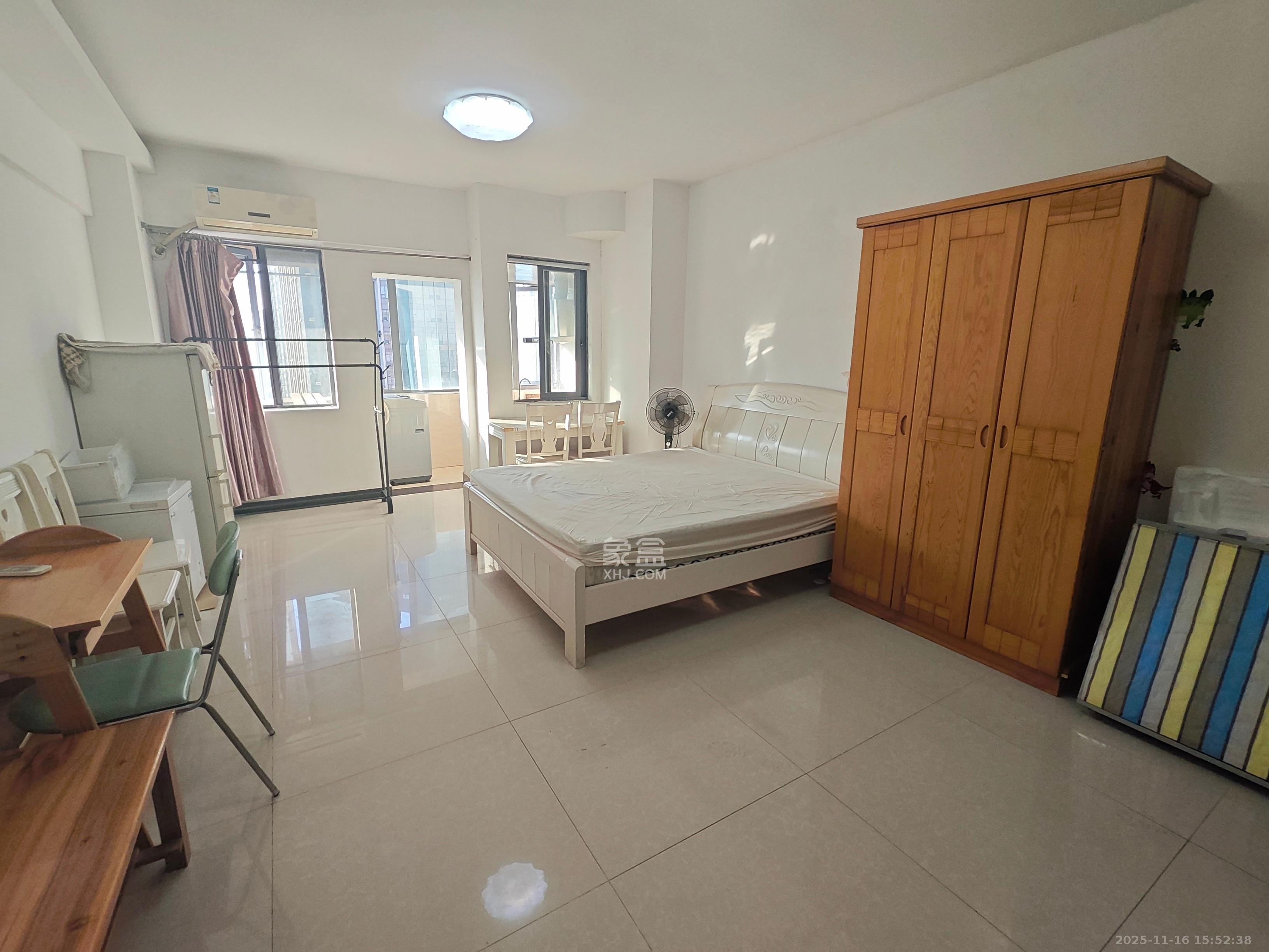 万博汇  1室1厅1卫    1200.0元/月