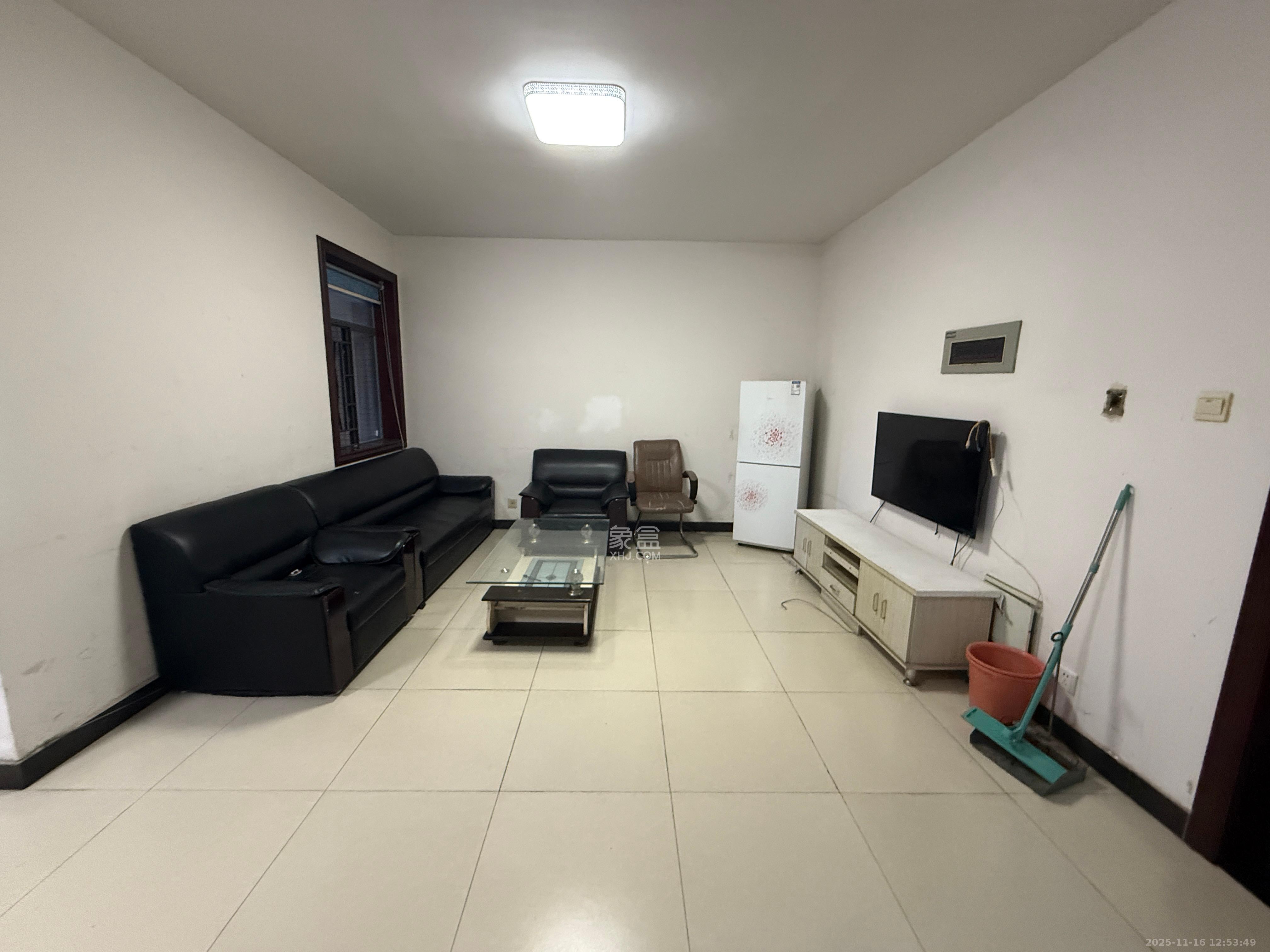 茶山馨苑  3室2厅1卫    2300.0元/月