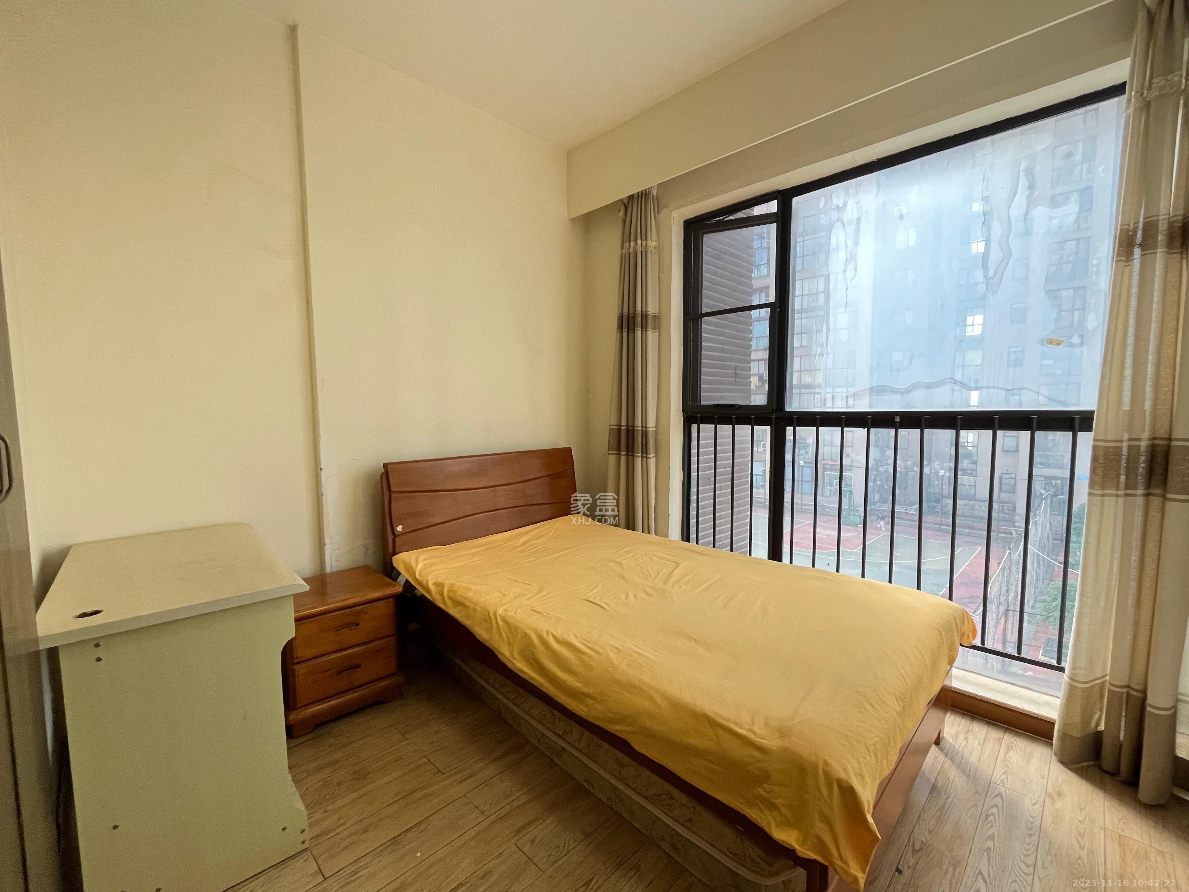 金土地第一湾  2室2厅1卫    2000.0元/月室内图