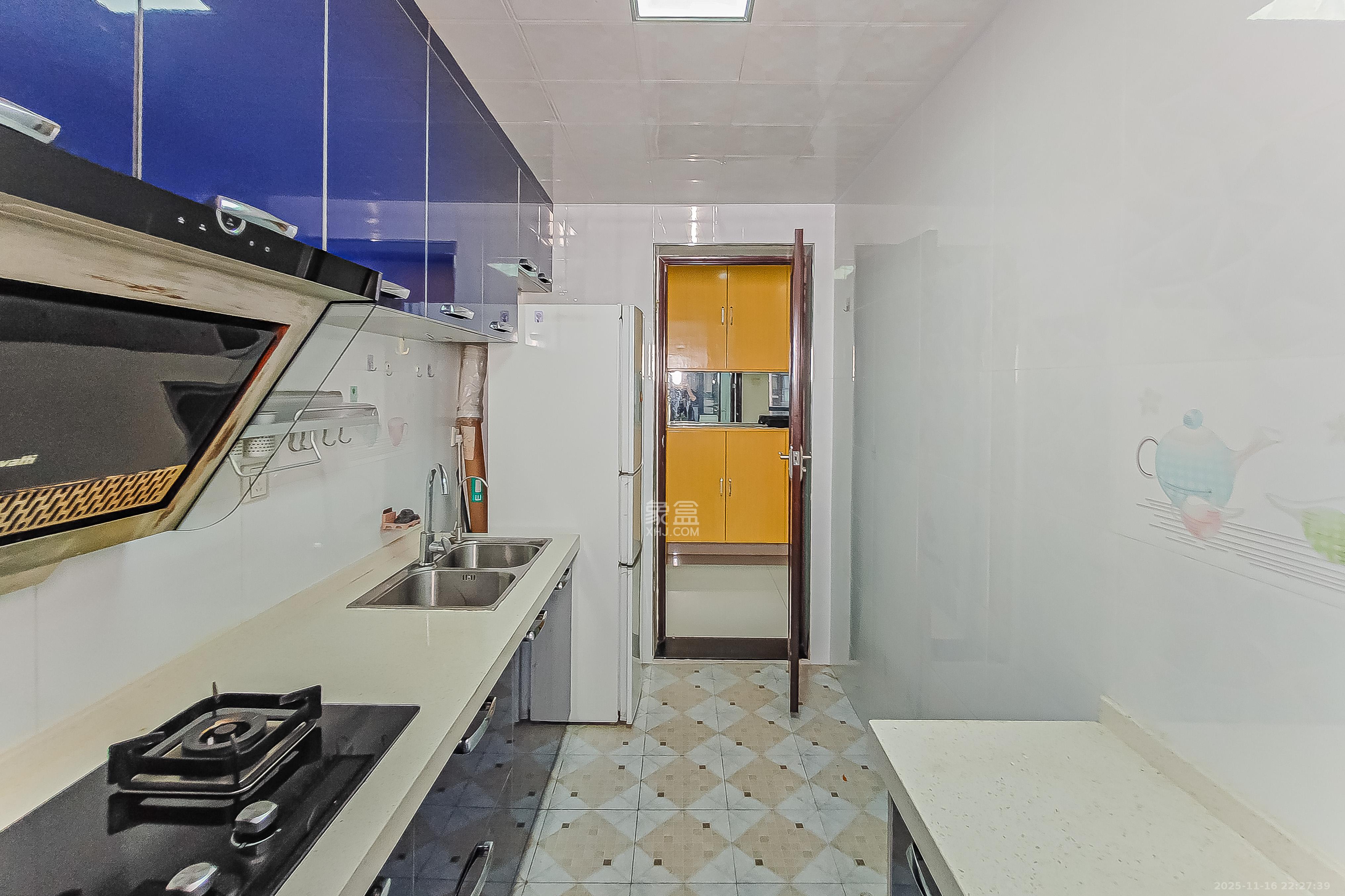 钱隆首府(福晟御园)  3室2厅2卫    135.0万厨房