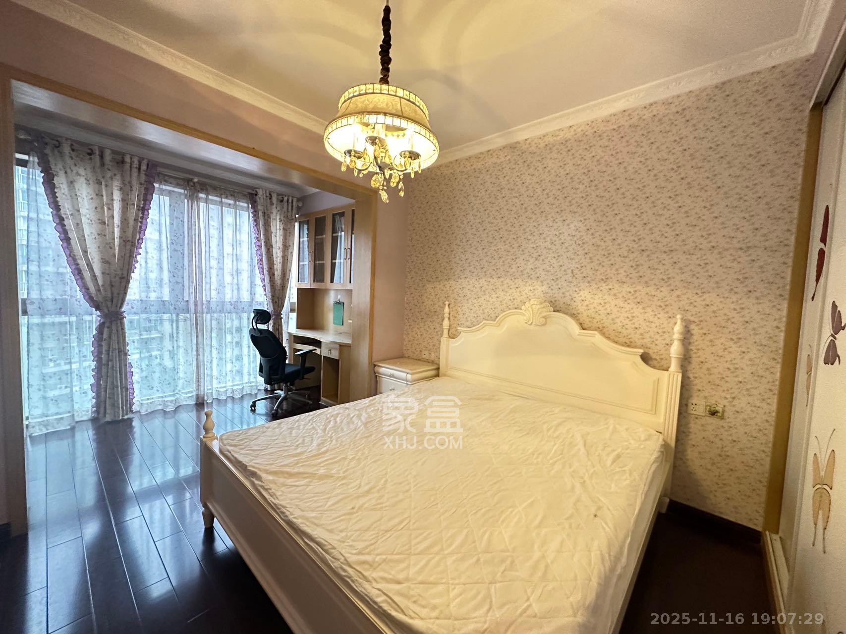 新城新世界一二三期  2室2厅1卫    2500.0元/月室内图