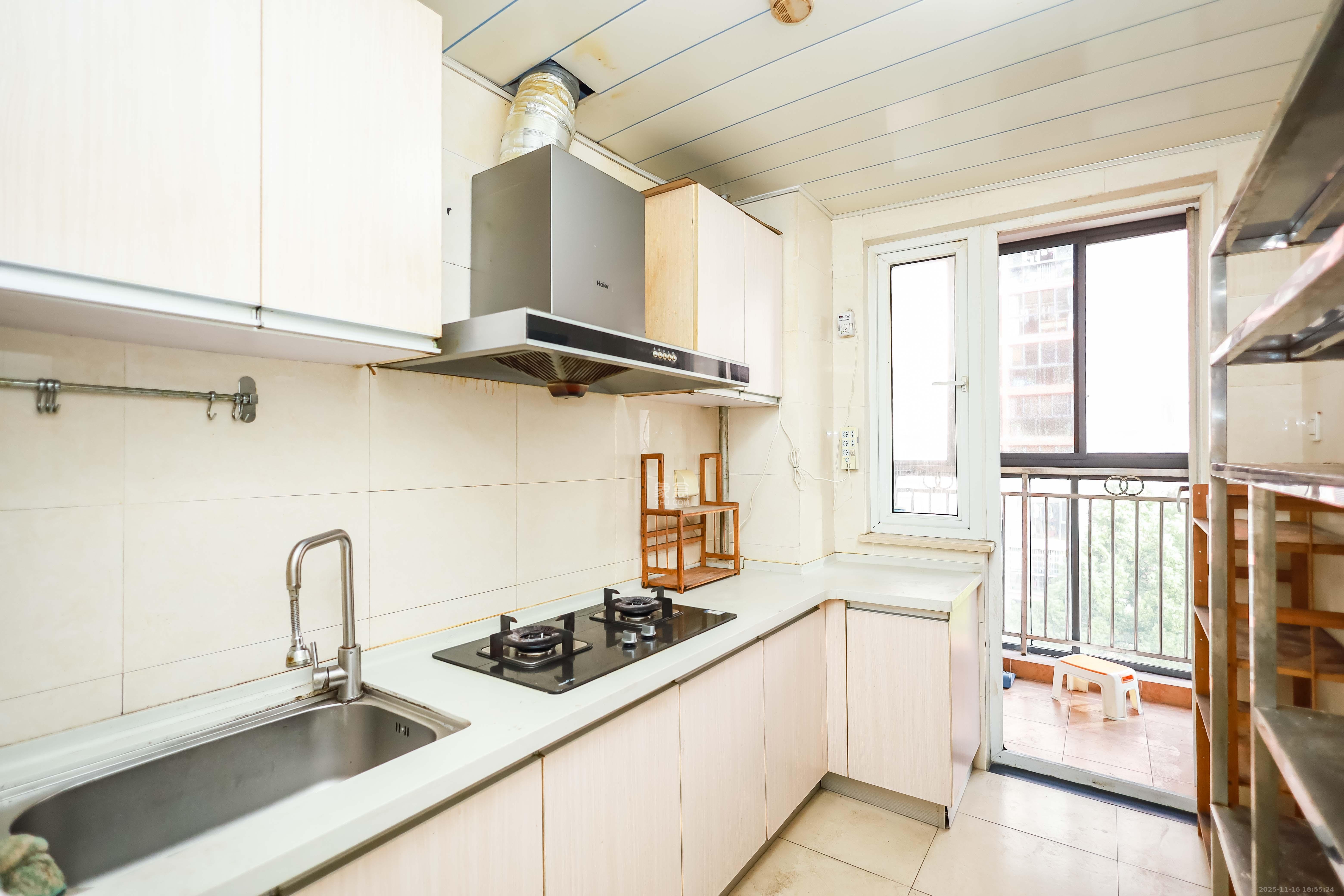 联美品格 3室2厅2卫 83.8万 联美品格 3室2厅2卫 83.8万厨房