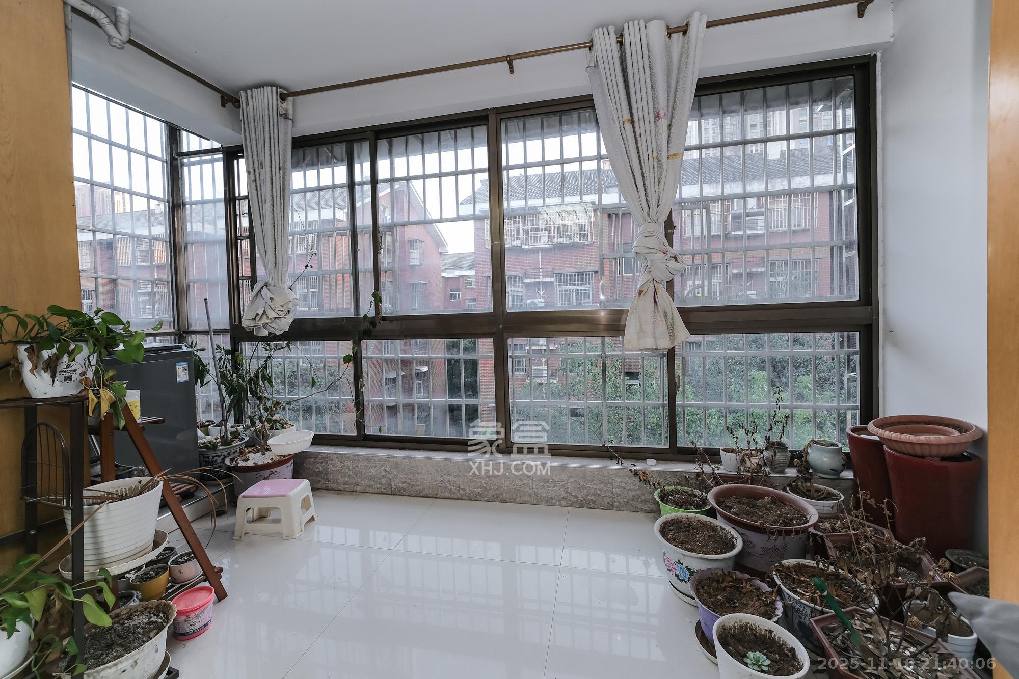 湘瑞家园  3室2厅1卫    49.8万阳台