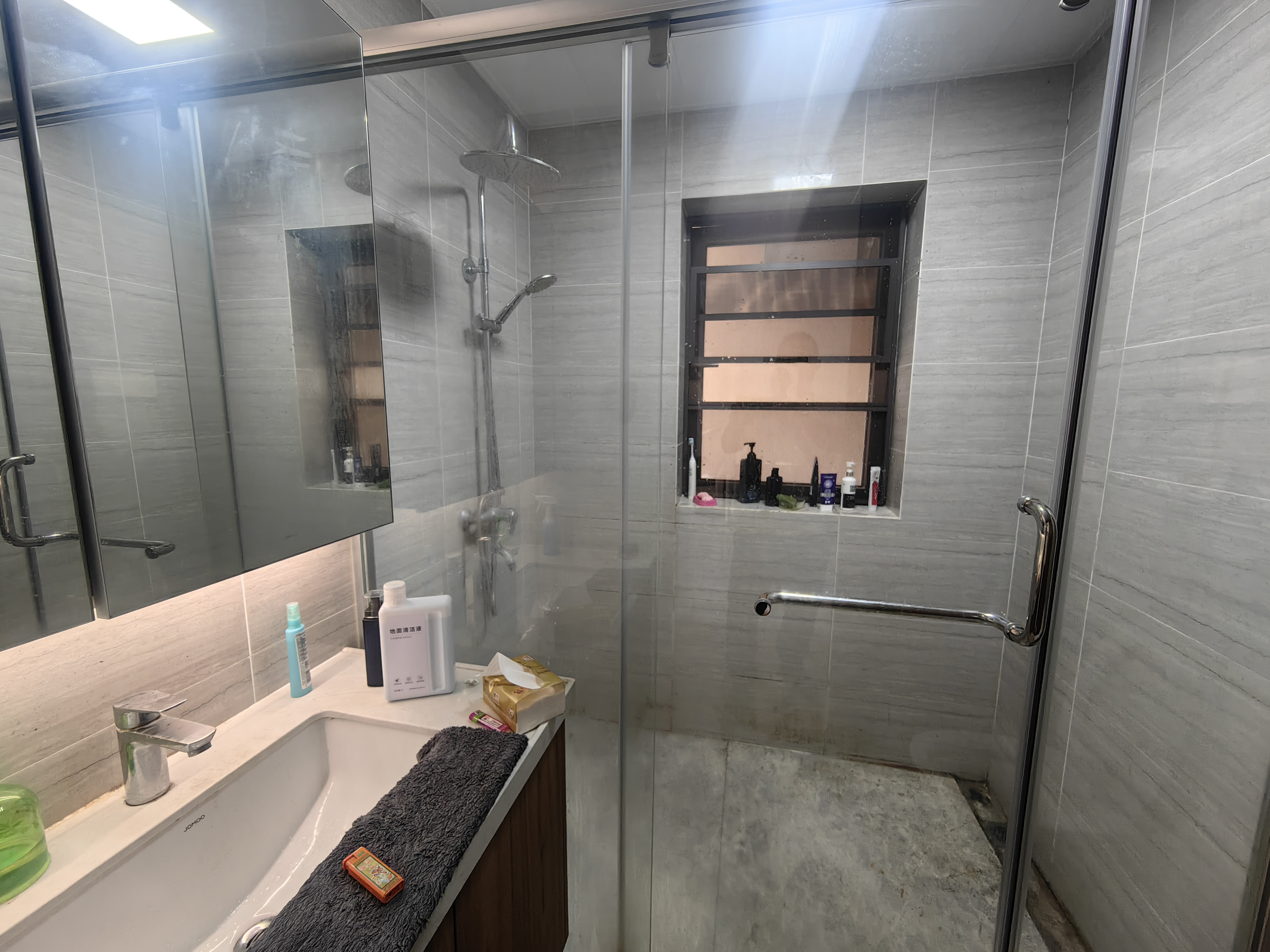 海航豪庭南苑  1室1厅1卫    3000.0元/月室内图