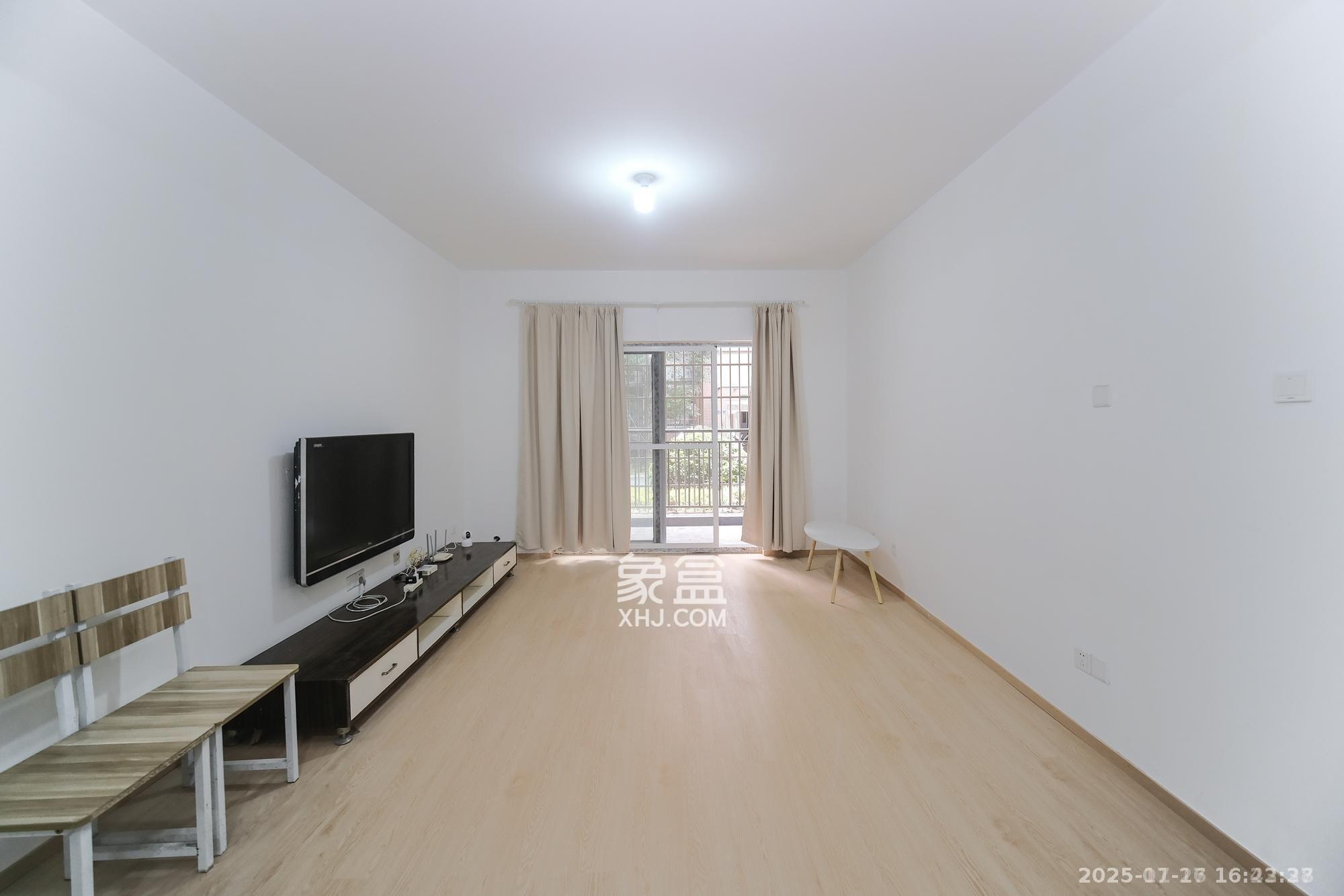 山水湾  3室2厅1卫    1600.0元/月