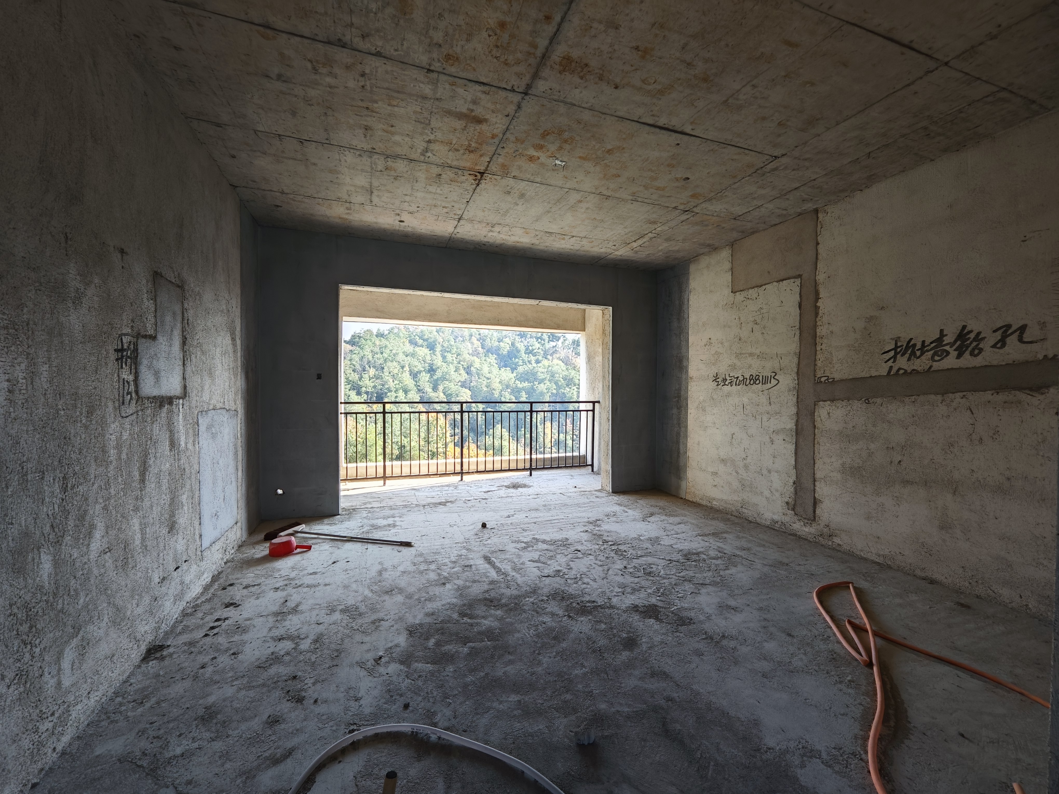 青春里-铂樾府  5室2厅2卫    98.0万