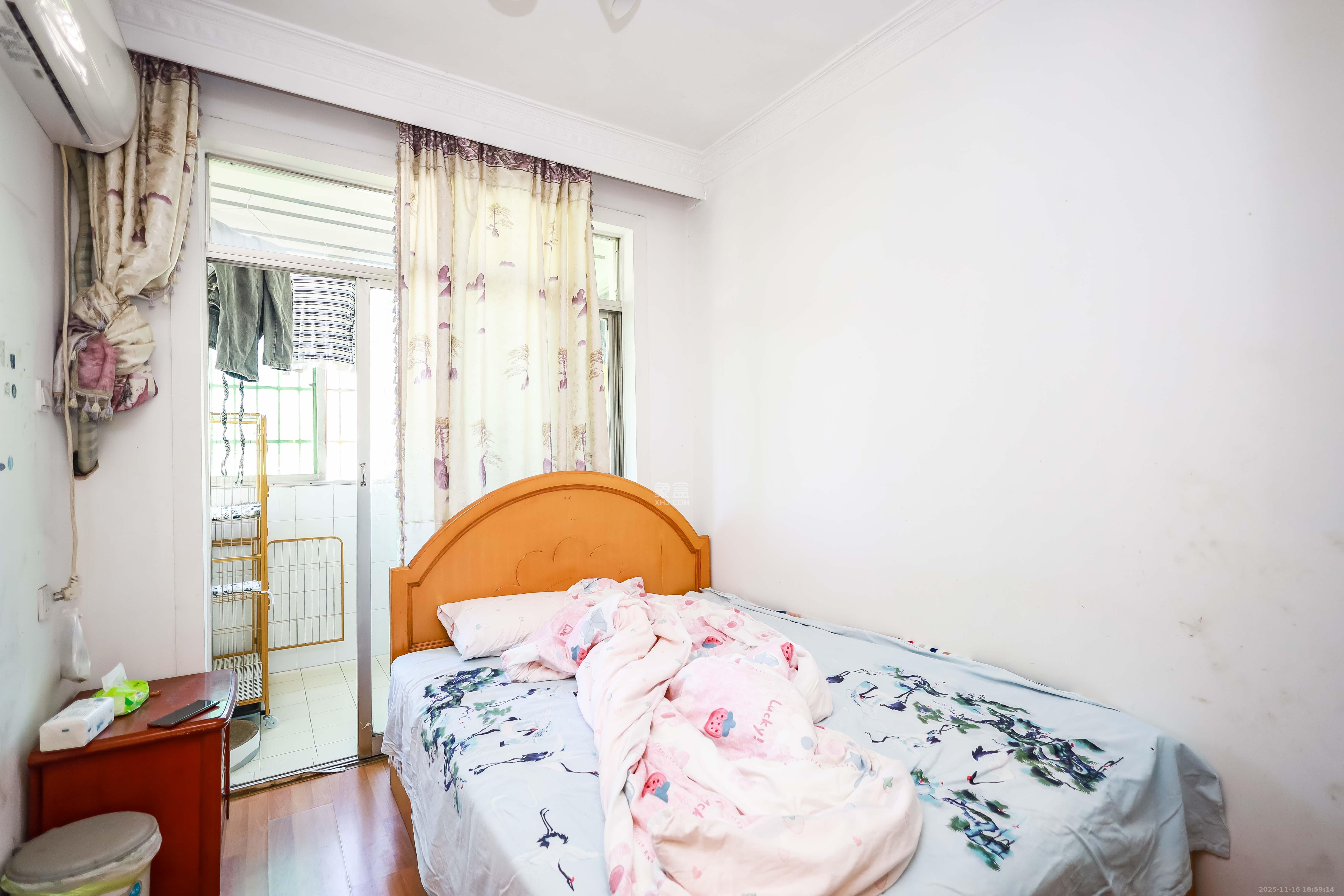 咸嘉新村嘉明苑 5室2厅2卫 105.0万 咸嘉新村嘉明苑 5室2厅2卫 105.0万卧室