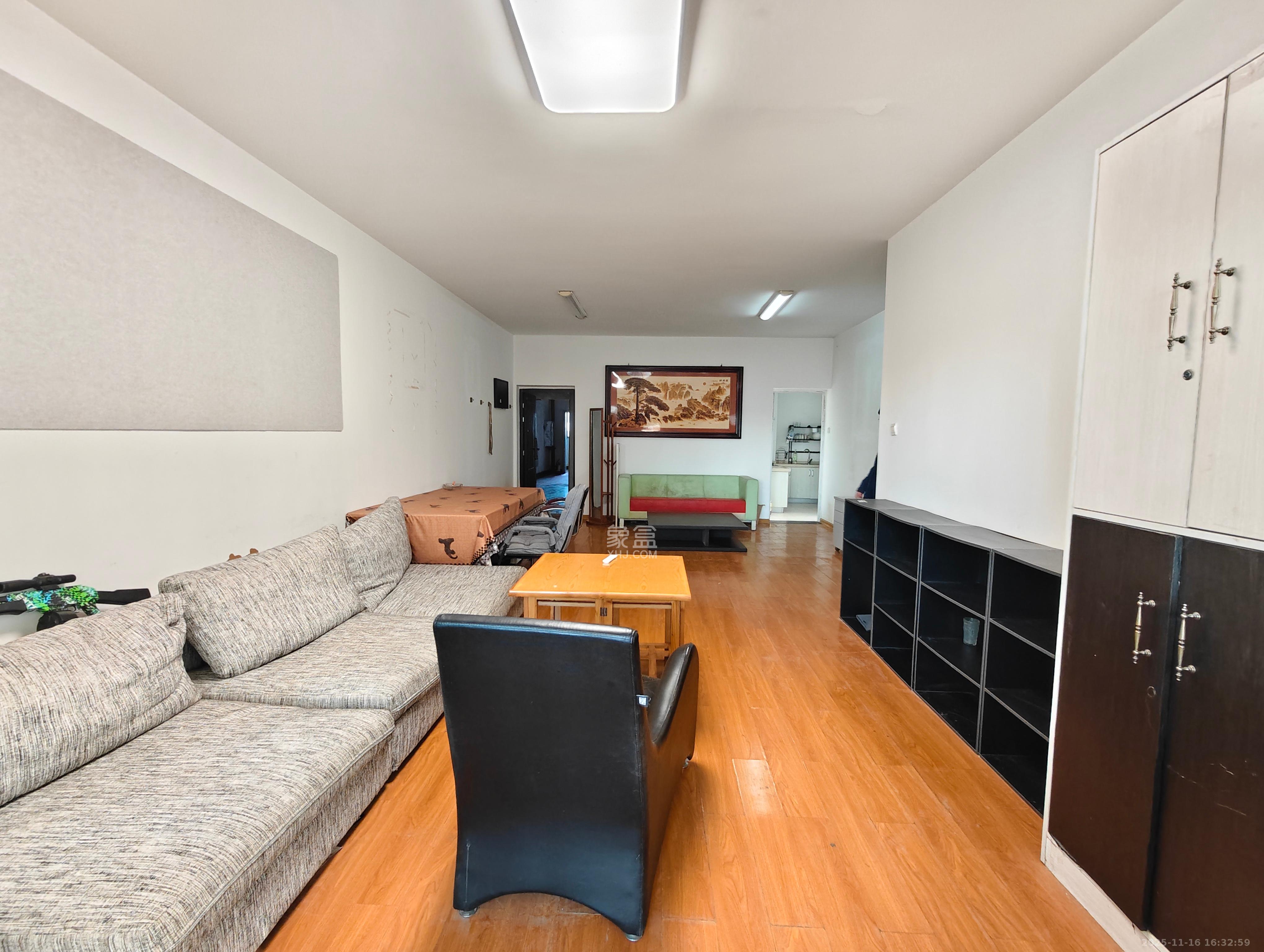 白沙湾嘉园  3室2厅2卫    2200.0元/月室内图