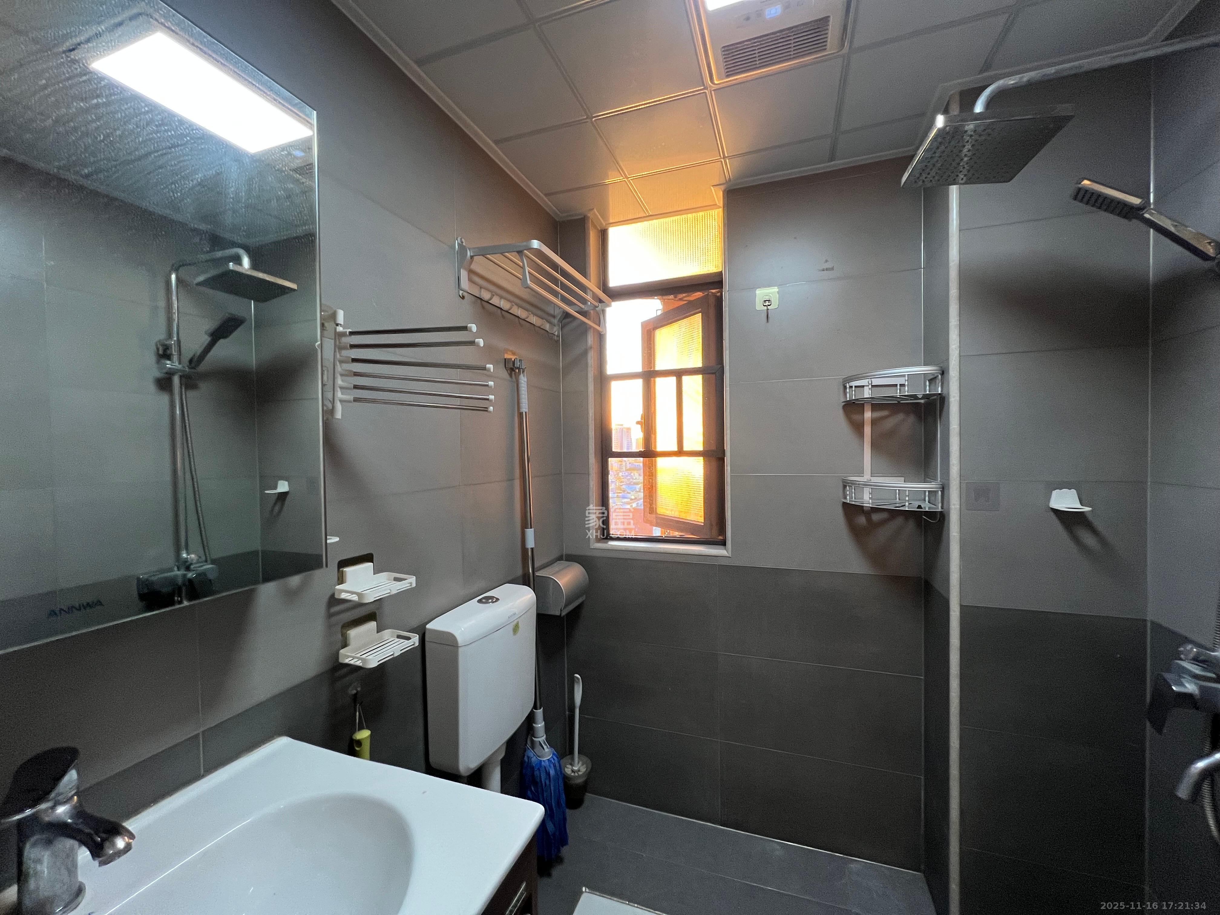 嘉雨兴园  2室1厅1卫    2700.0元/月室内图