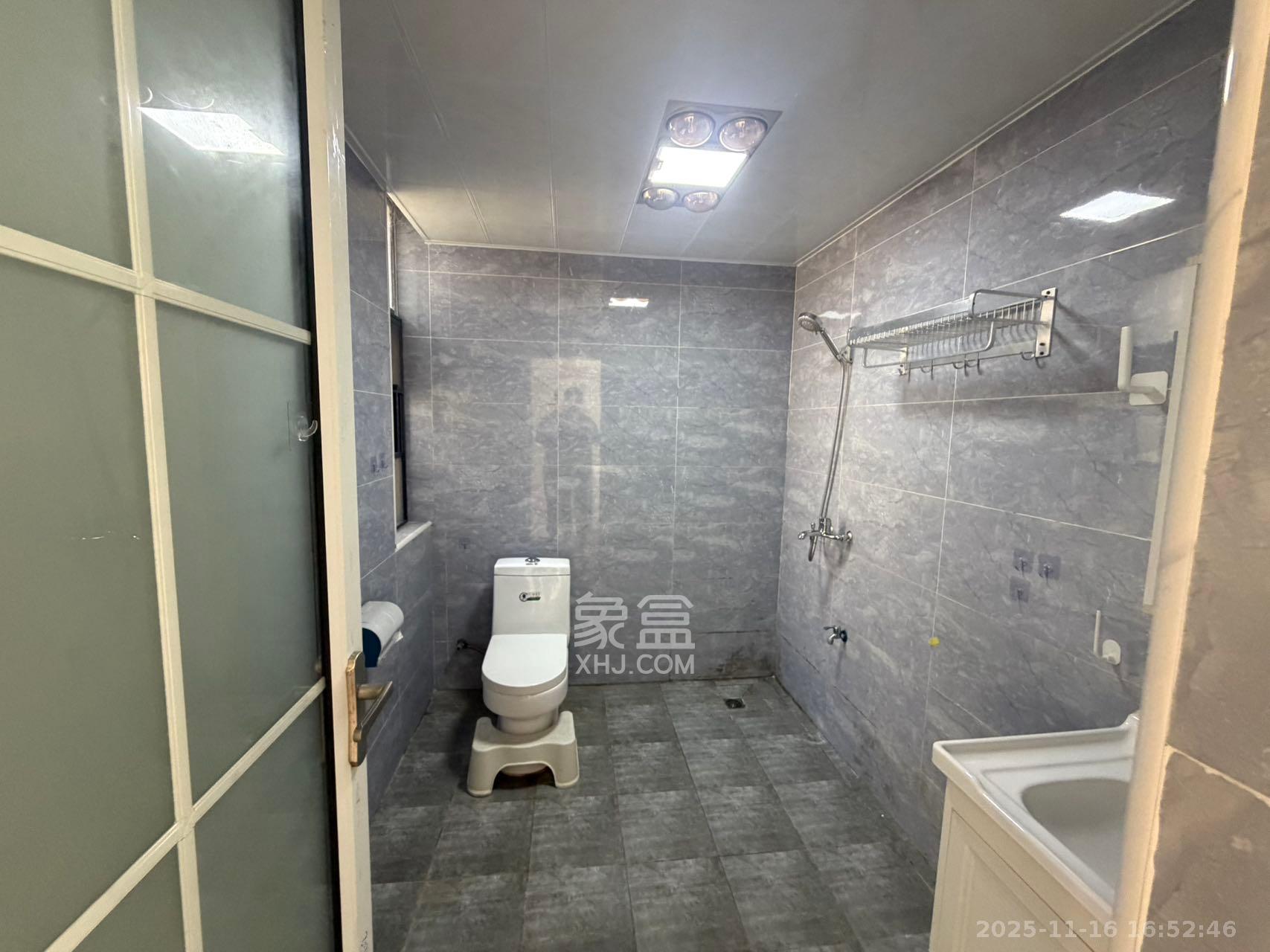 五矿格澜郡 3室2厅2卫 2300.0元/月 五矿格澜郡 3室2厅2卫 2300.0元/月室内图