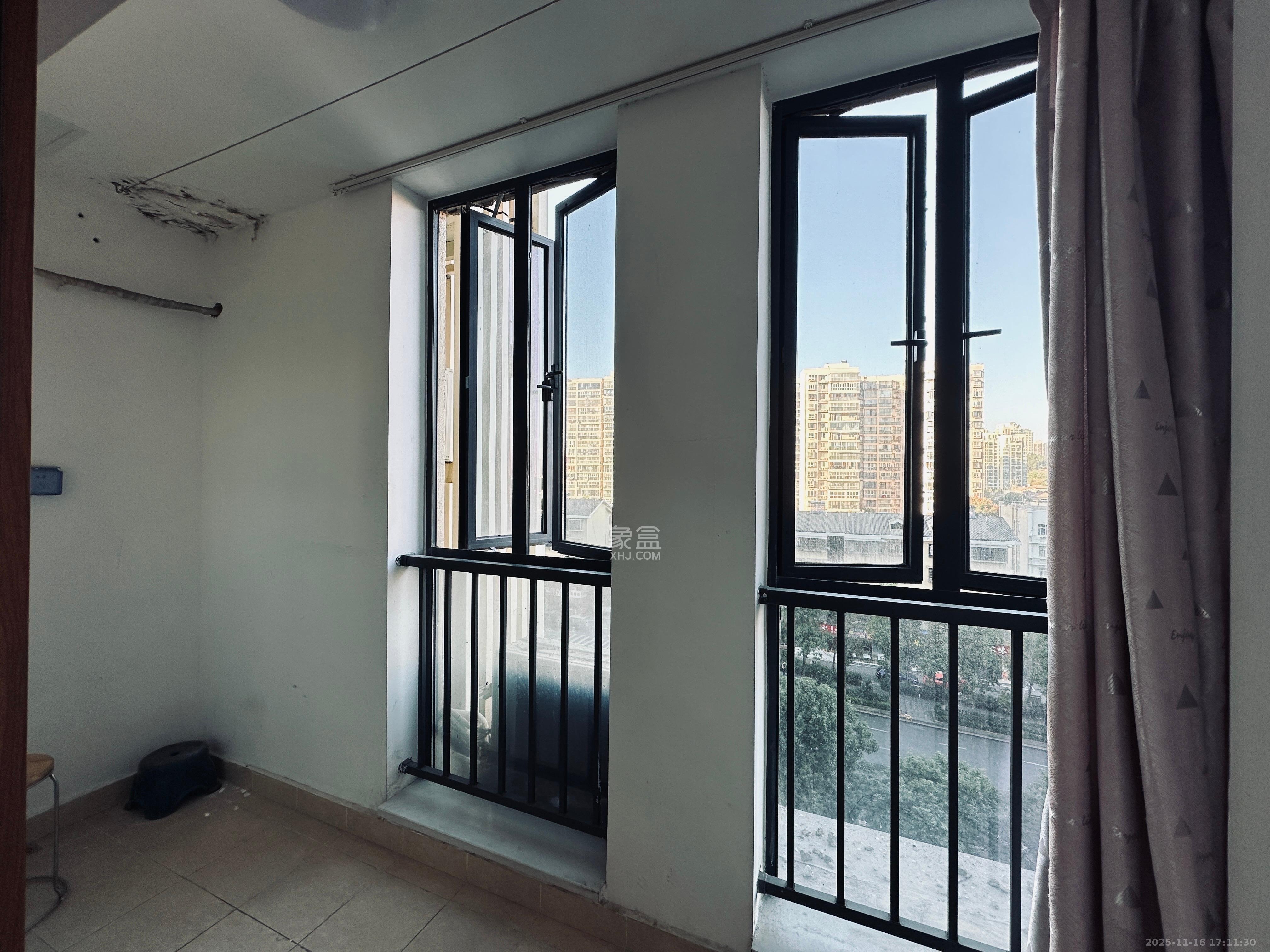 荣泰广场 1室1厅1卫 1150.0元/月 荣泰广场 1室1厅1卫 1150.0元/月室内图