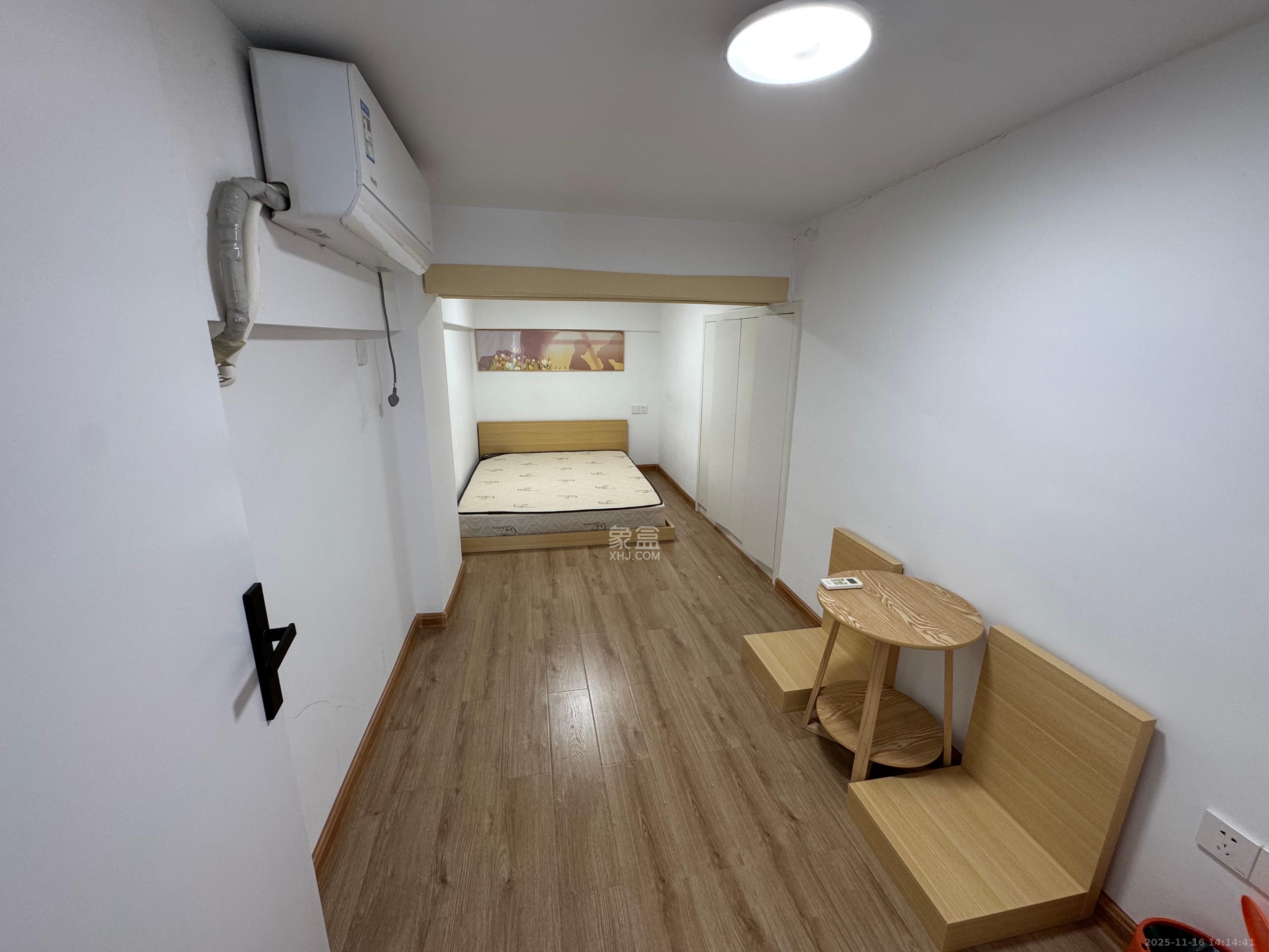 汇城上筑  3室2厅2卫    2400.0元/月室内图