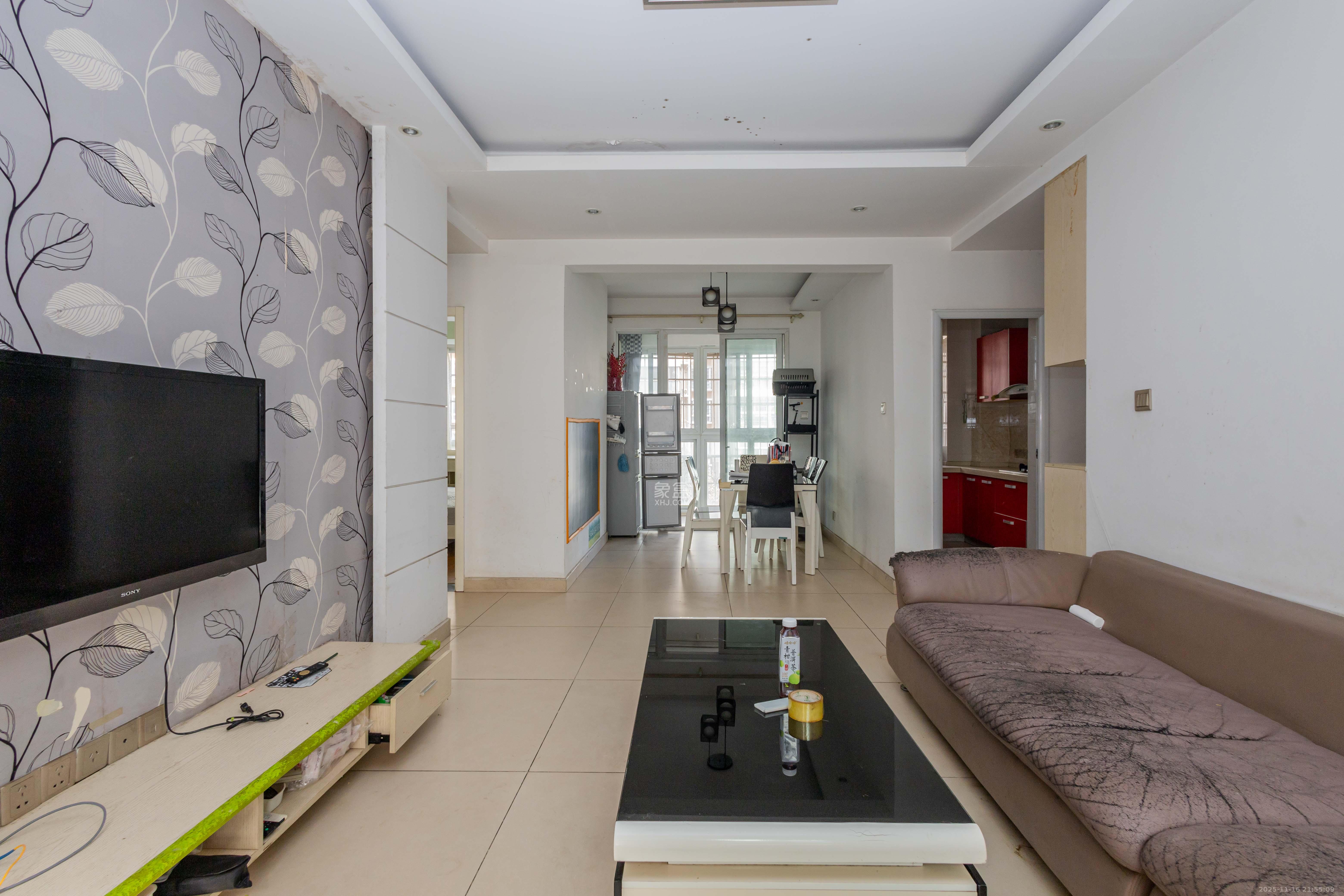 东业苹果社区 2室2厅1卫 42.0万 东业苹果社区 2室2厅1卫 42.0万客厅