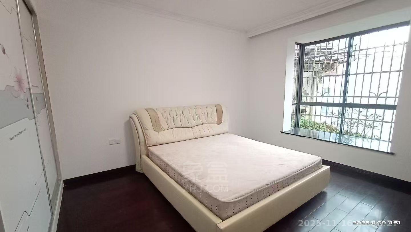 华茂商厦 4室2厅2卫 2500.0元/月 华茂商厦 4室2厅2卫 2500.0元/月室内图