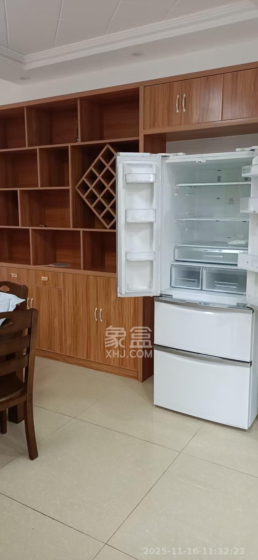 阳光城尚东湾青云苑  3室2厅2卫    2800.0元/月室内图