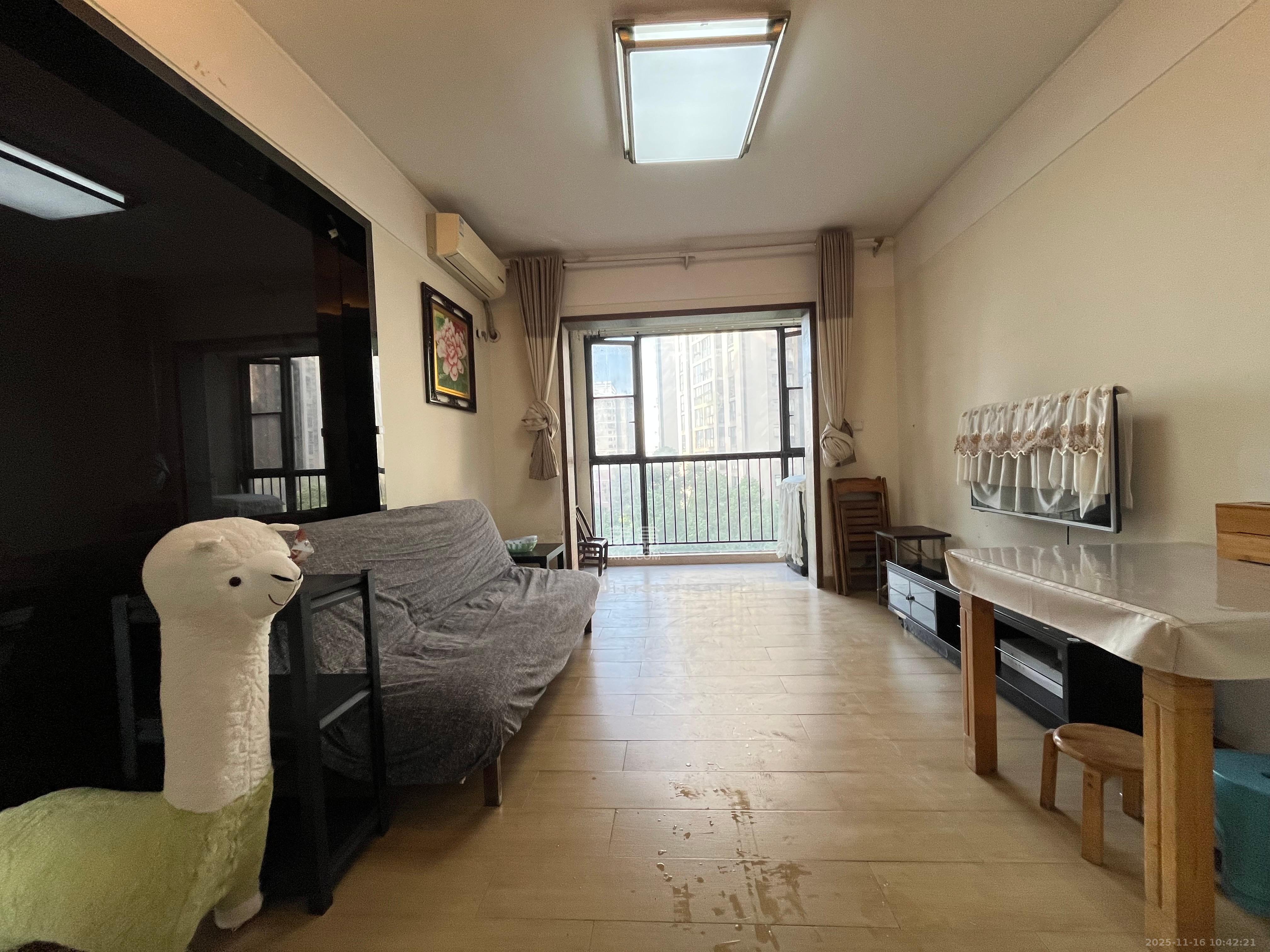 金土地第一湾  2室2厅1卫    2000.0元/月