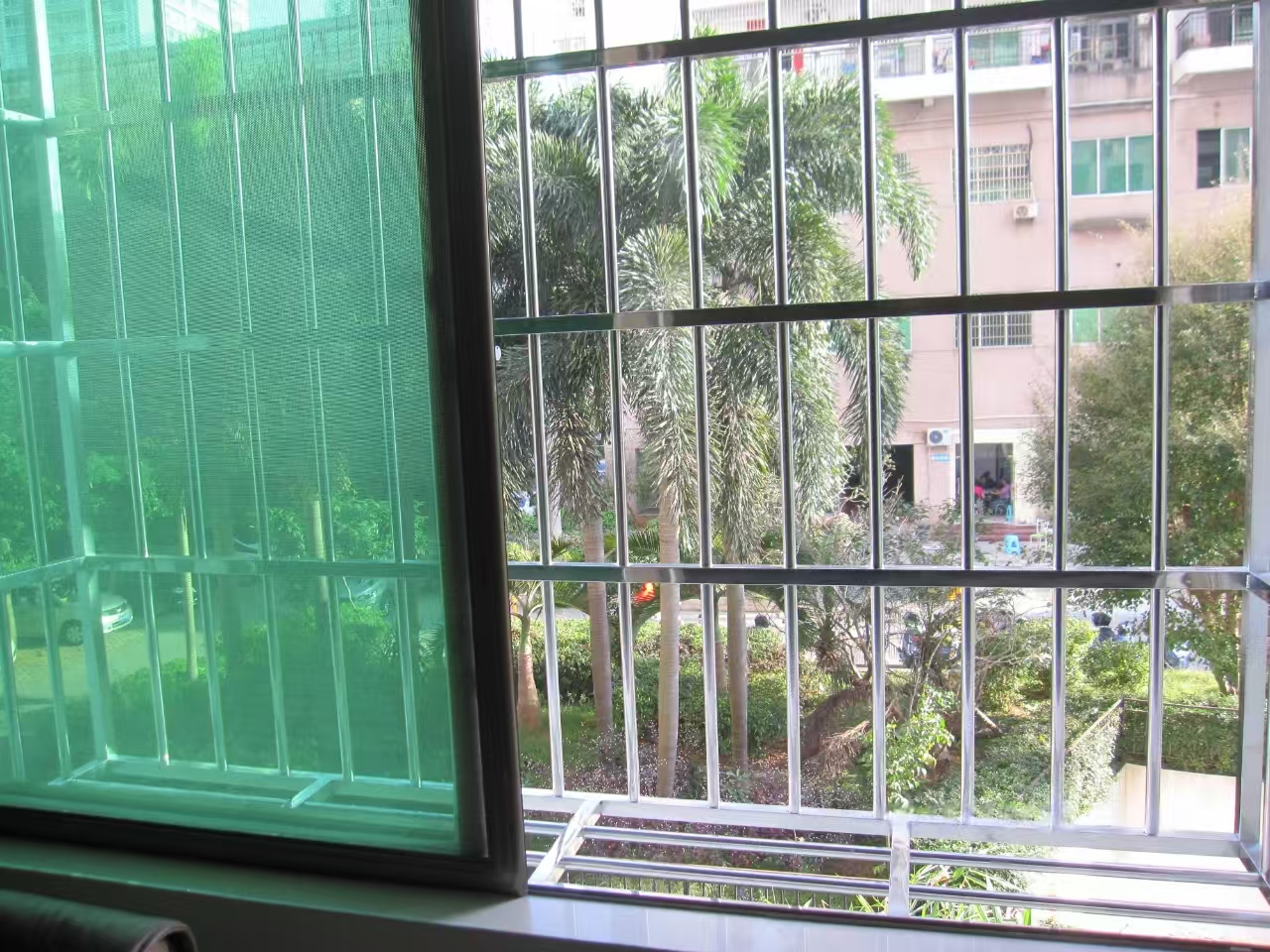 华贸大厦（华贸花苑）  1室0厅0卫    45.8万客厅