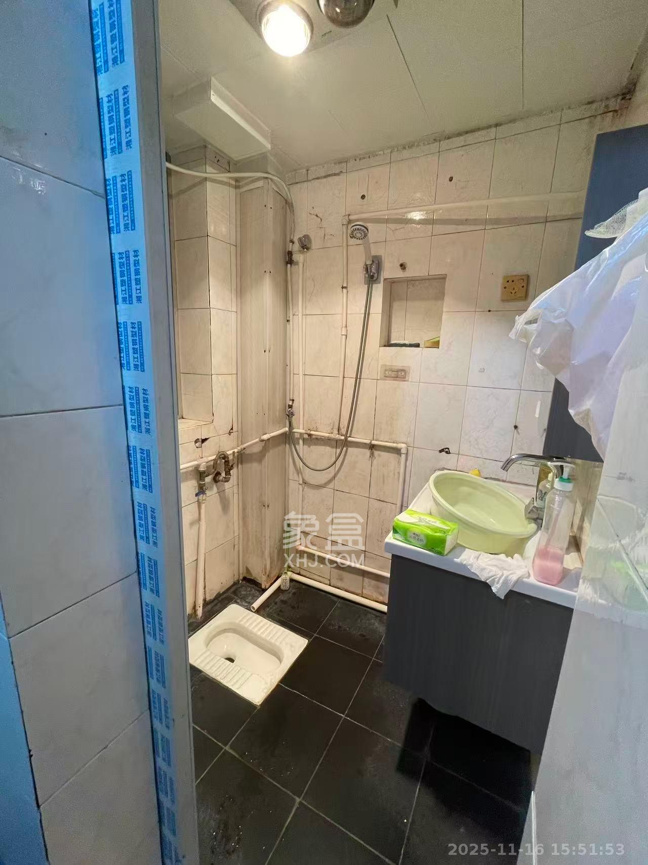 解放四村石子冲 1室0厅0卫 1500.0元/月 解放四村石子冲 1室0厅0卫 1500.0元/月室内图