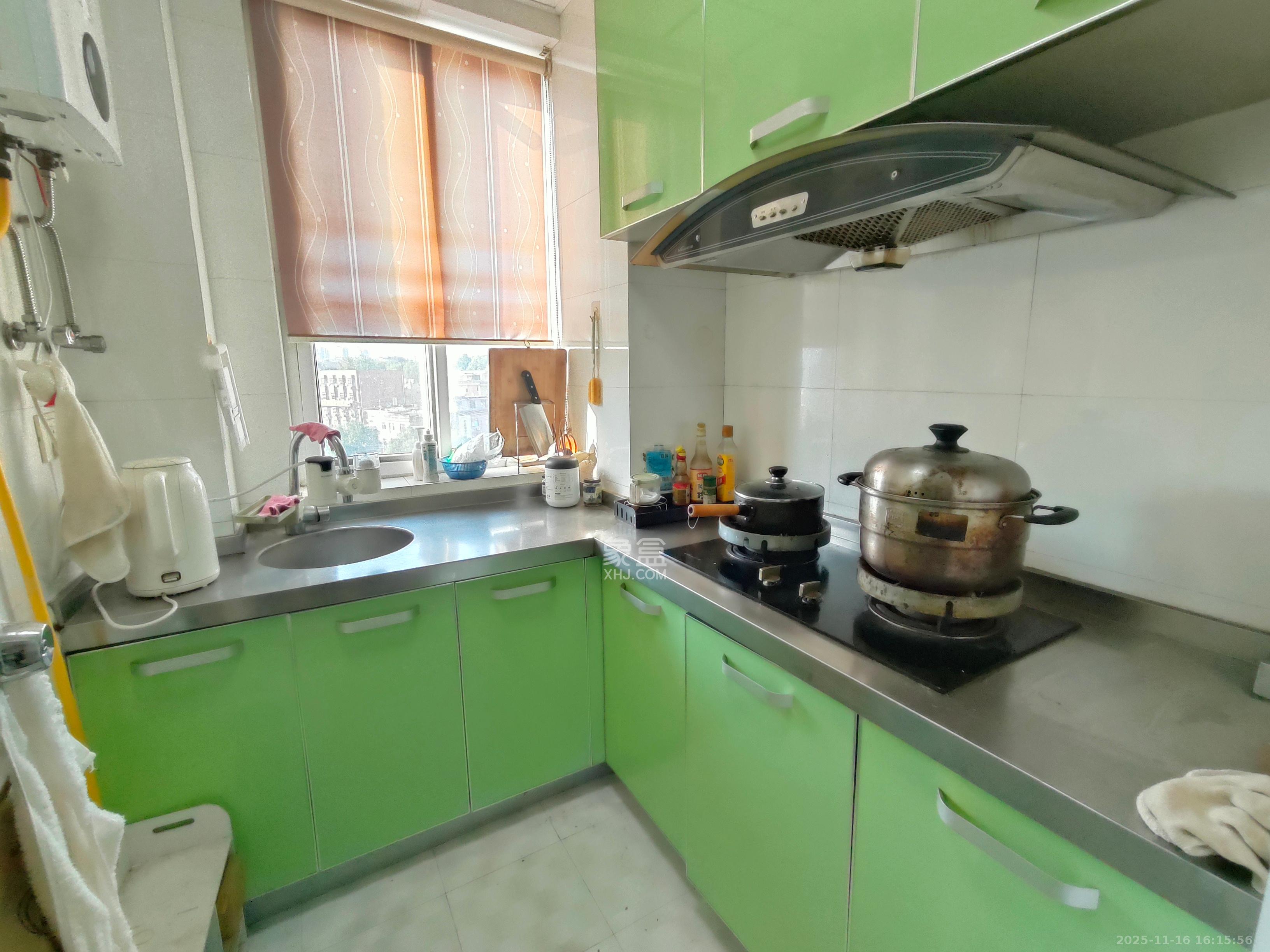 金信阳光在线  1室1厅1卫    1300.0元/月室内图