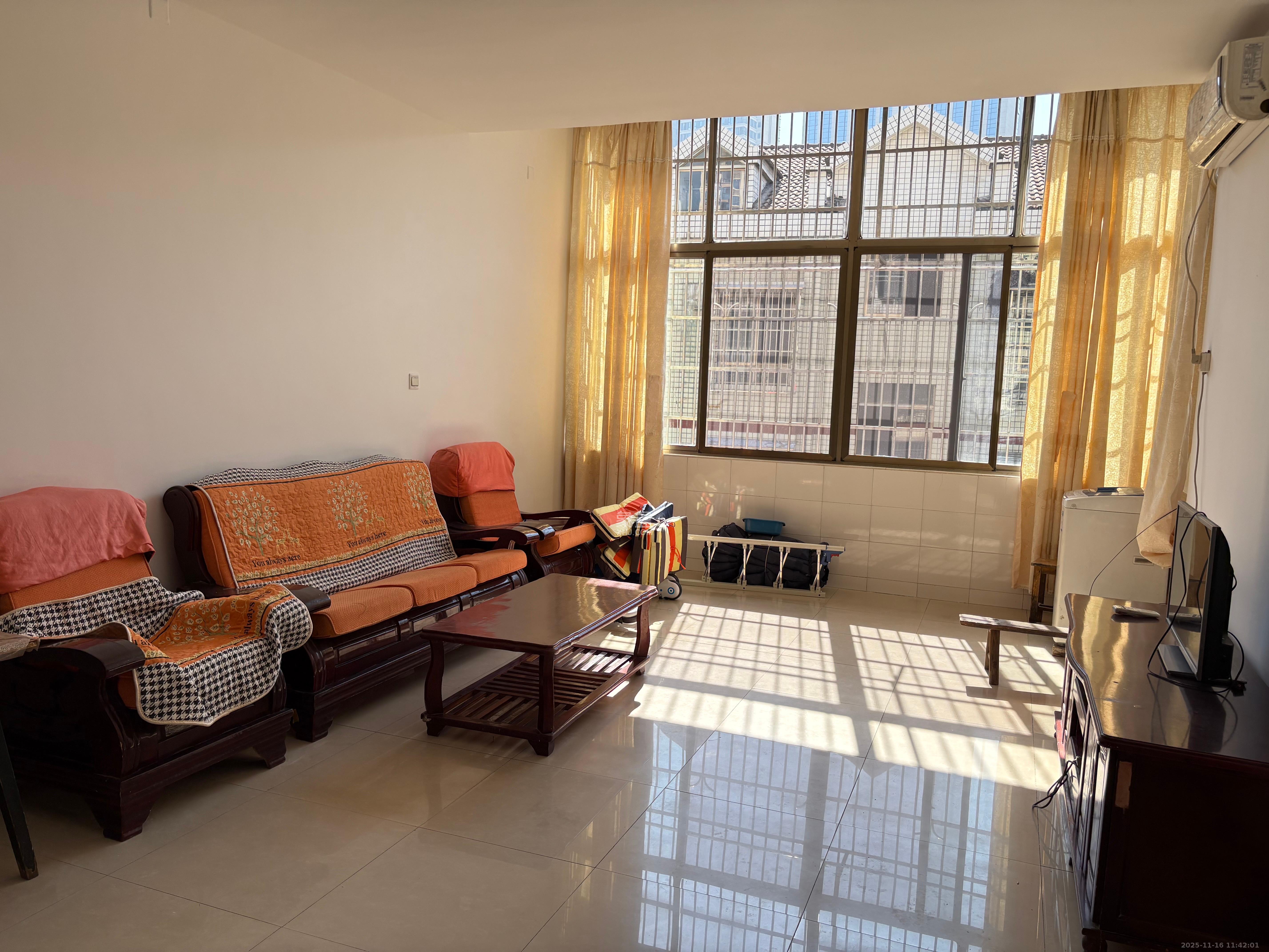 金石蓉园 2室1厅1卫 1400.0元/月 金石蓉园 2室1厅1卫 1400.0元/月室内图