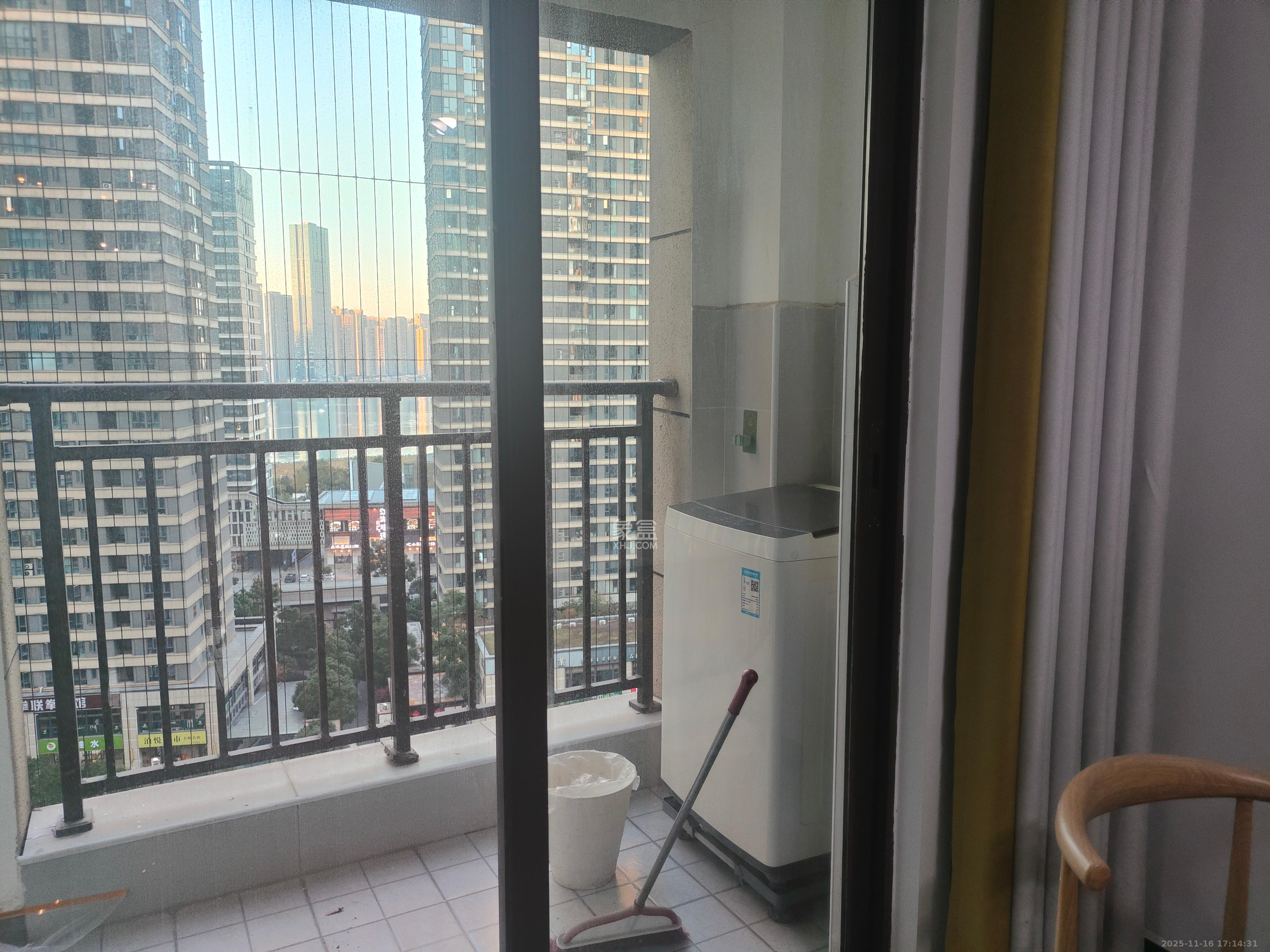 卓越浅水湾  4室2厅2卫    3200.0元/月室内图