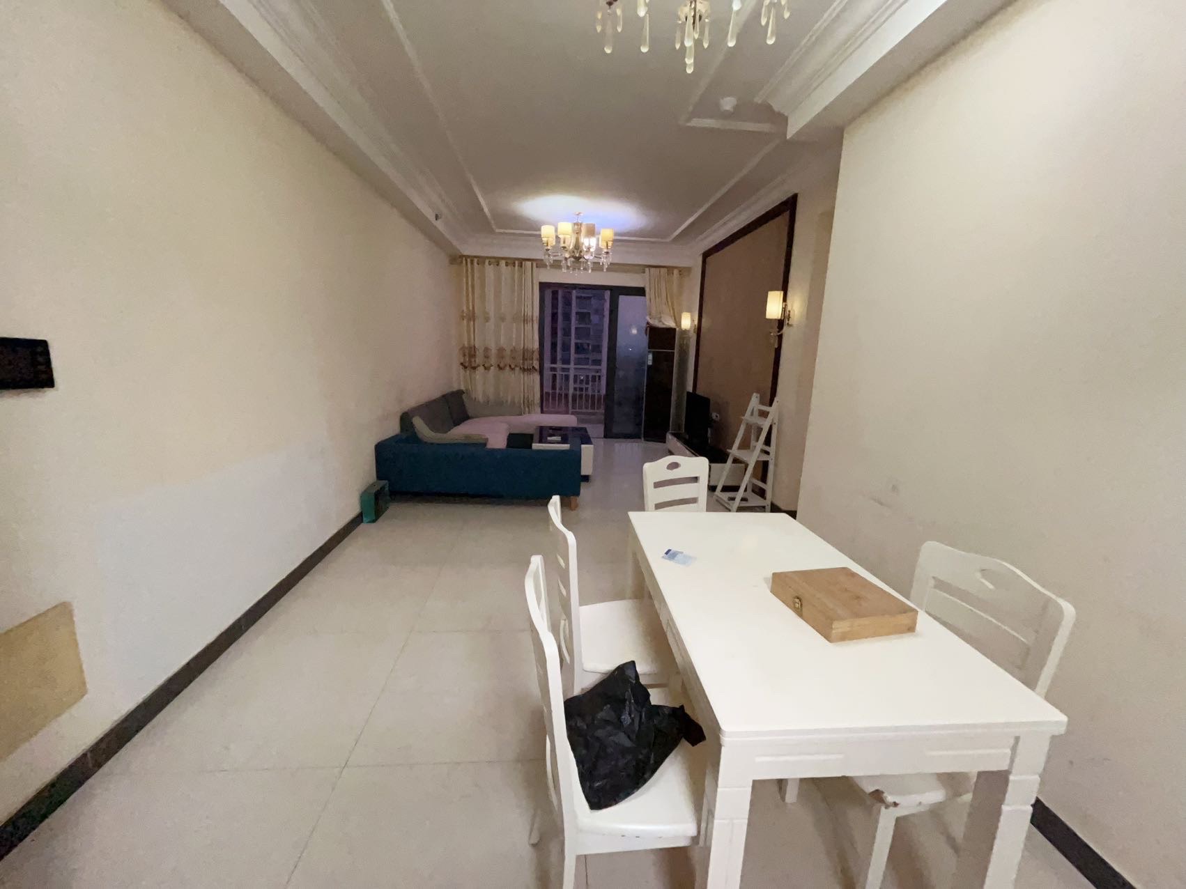 恒大海口文化旅游城 3室2厅2卫 2400.0元/月 恒大海口文化旅游城 3室2厅2卫 2400.0元/月室内图