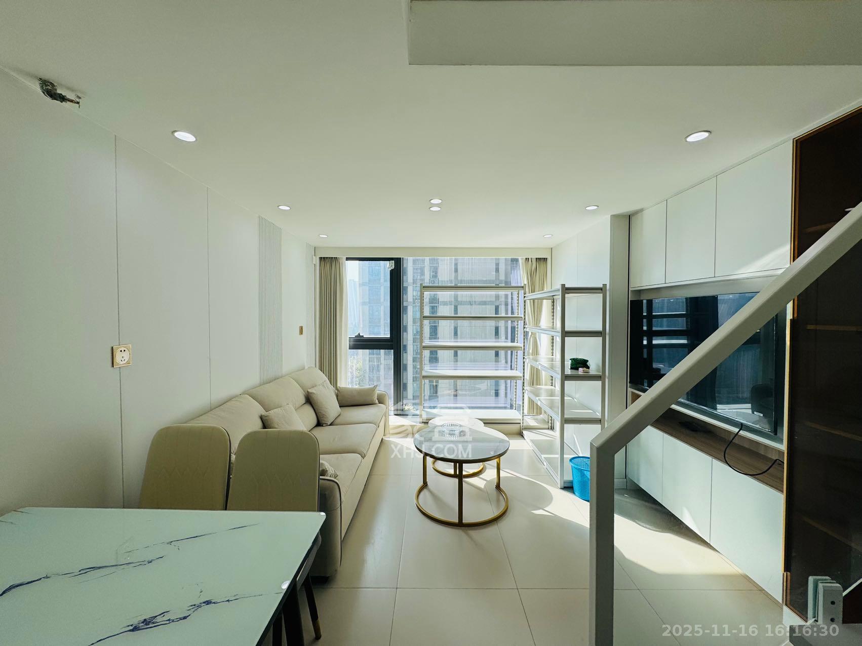 卓越中寰  2室1厅1卫    2800.0元/月