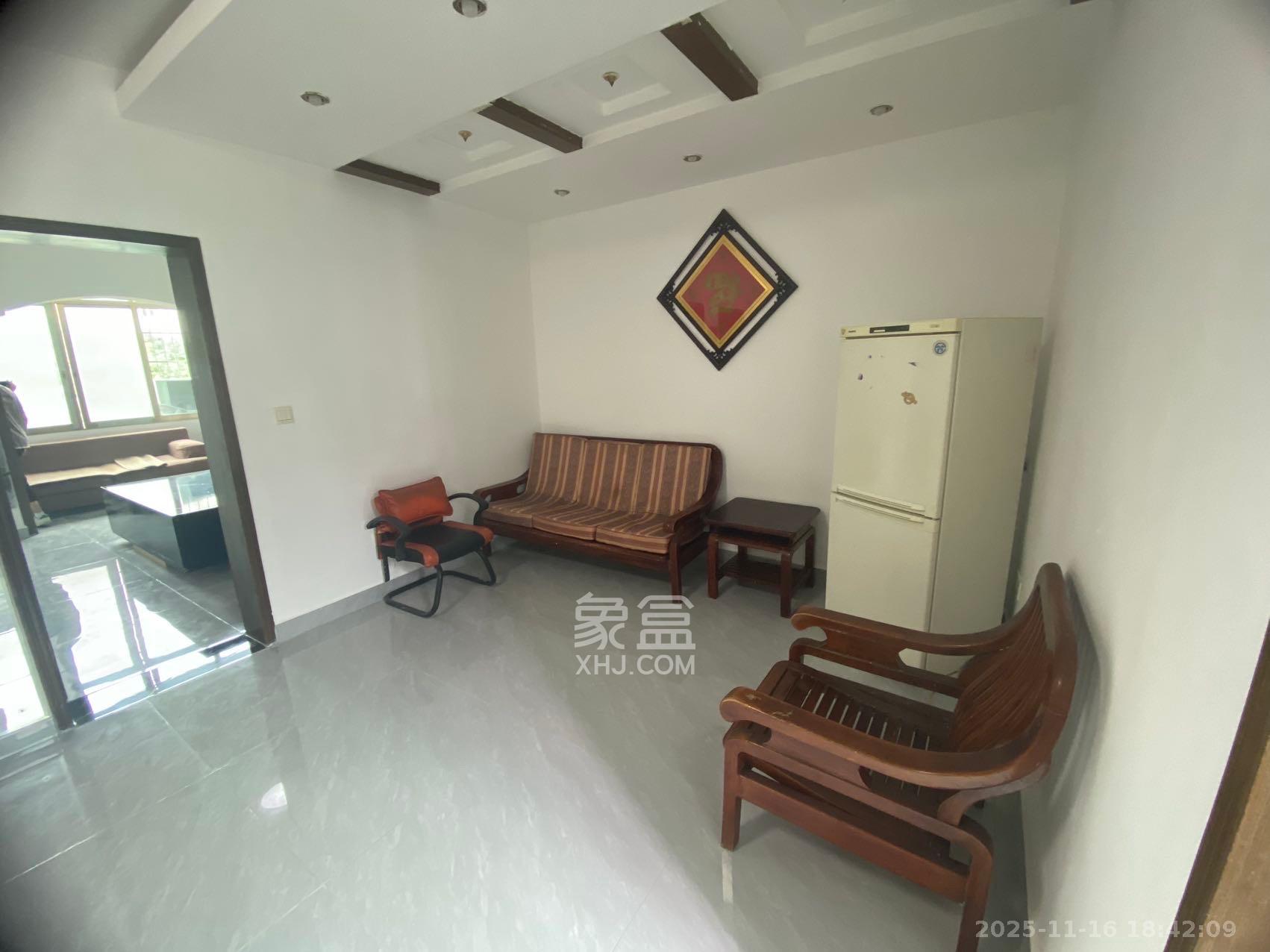 蒋家垅社区  1室1厅1卫    1400.0元/月室内图