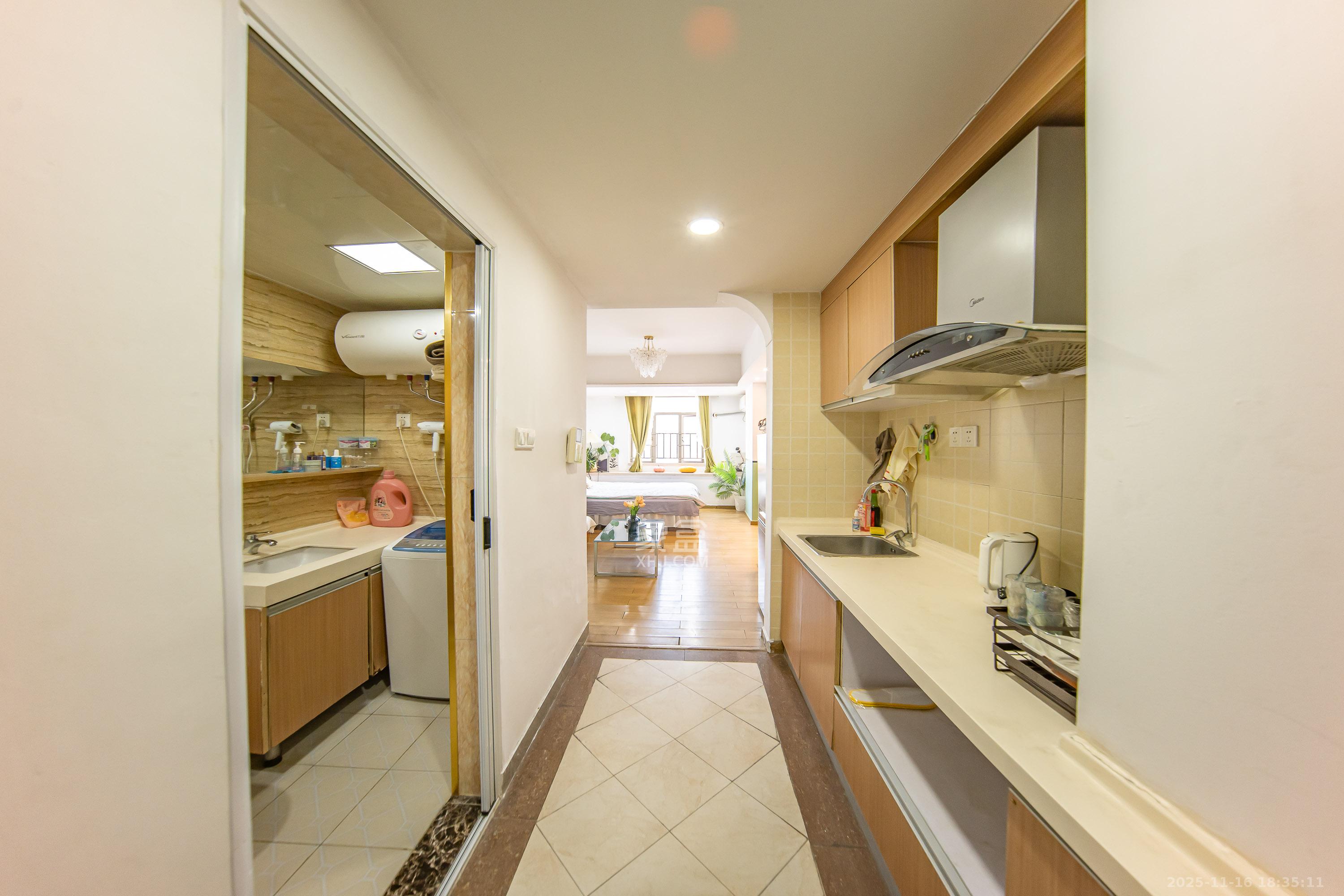 米兰春天 1室1厅1卫 16.8万 米兰春天 1室1厅1卫 16.8万厨房