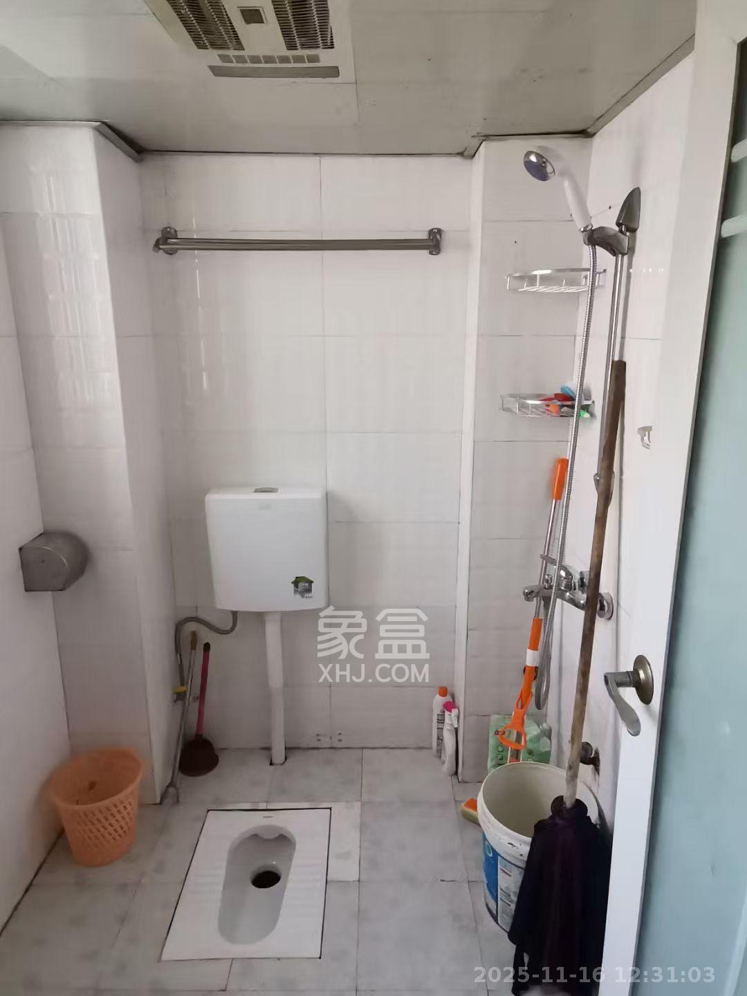 鄱阳小区 2室2厅2卫 1500.0元/月 鄱阳小区 2室2厅2卫 1500.0元/月室内图