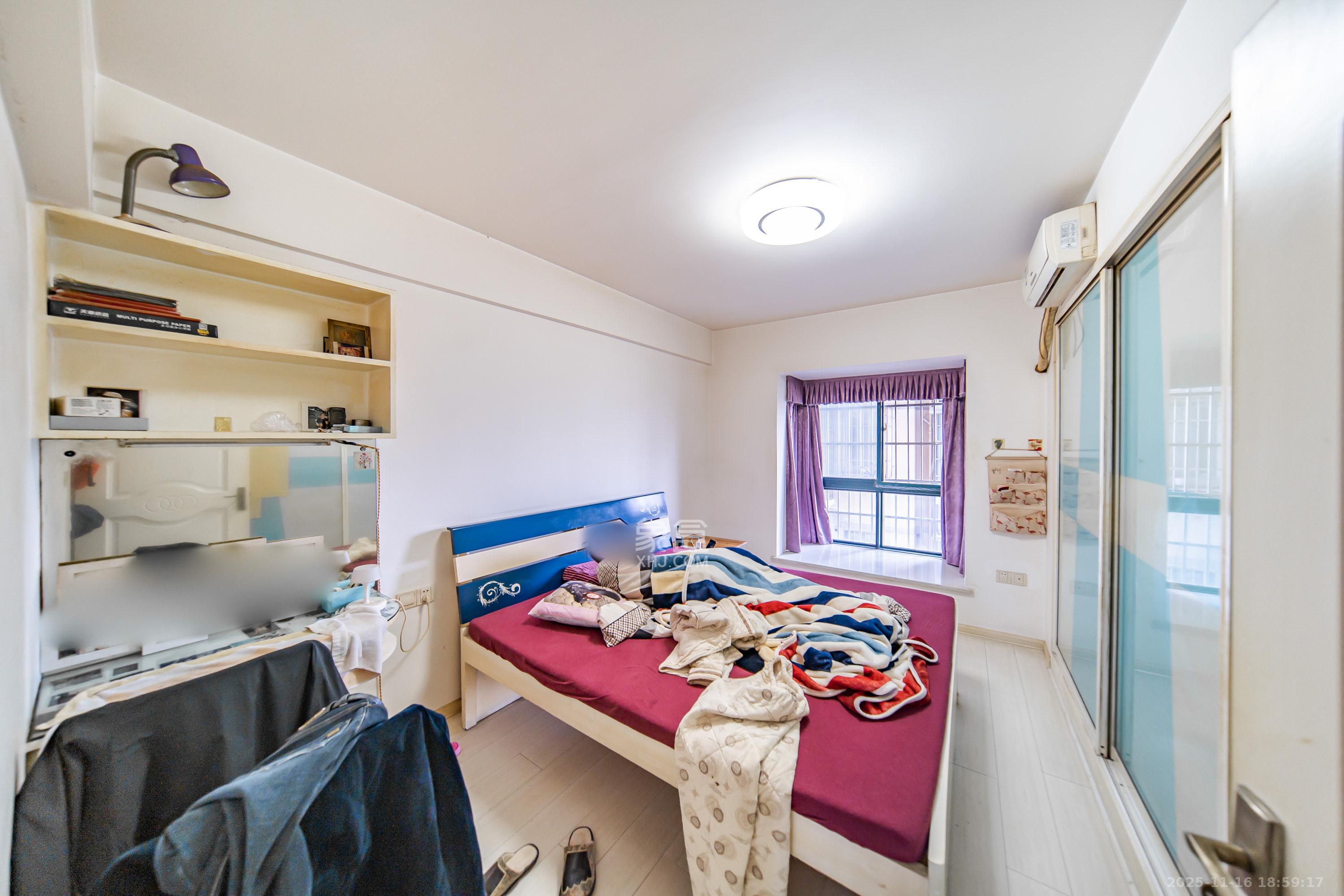 佳阳悦景馨都 4室2厅2卫 94.8万 佳阳悦景馨都 4室2厅2卫 94.8万卧室