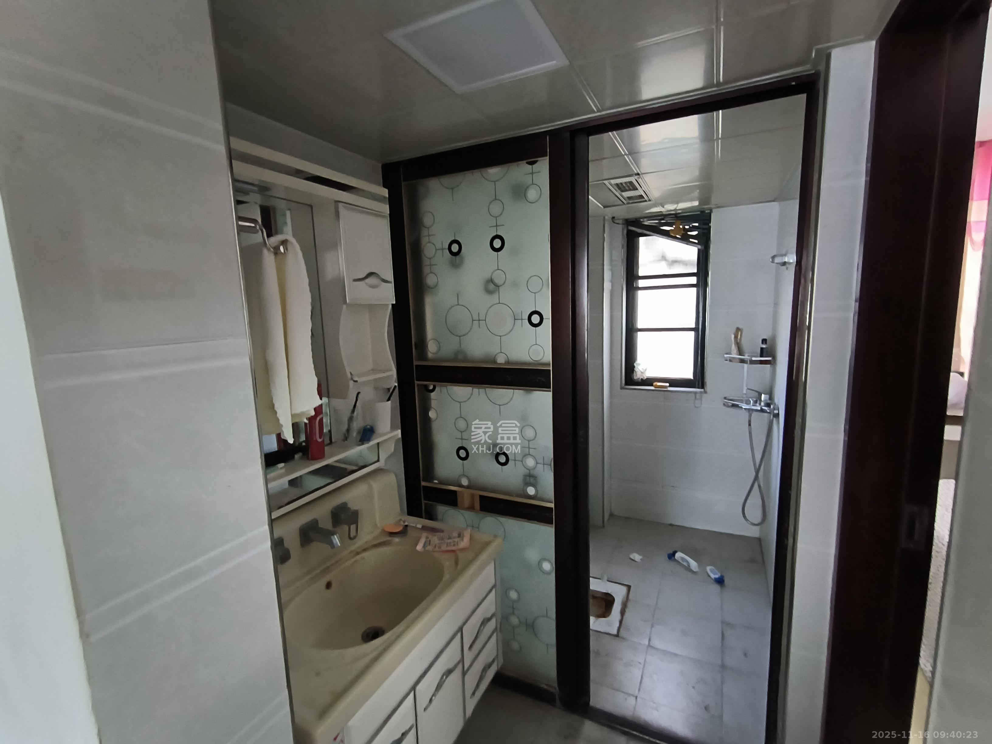 荣盛花语馨苑  3室2厅1卫    2300.0元/月室内图