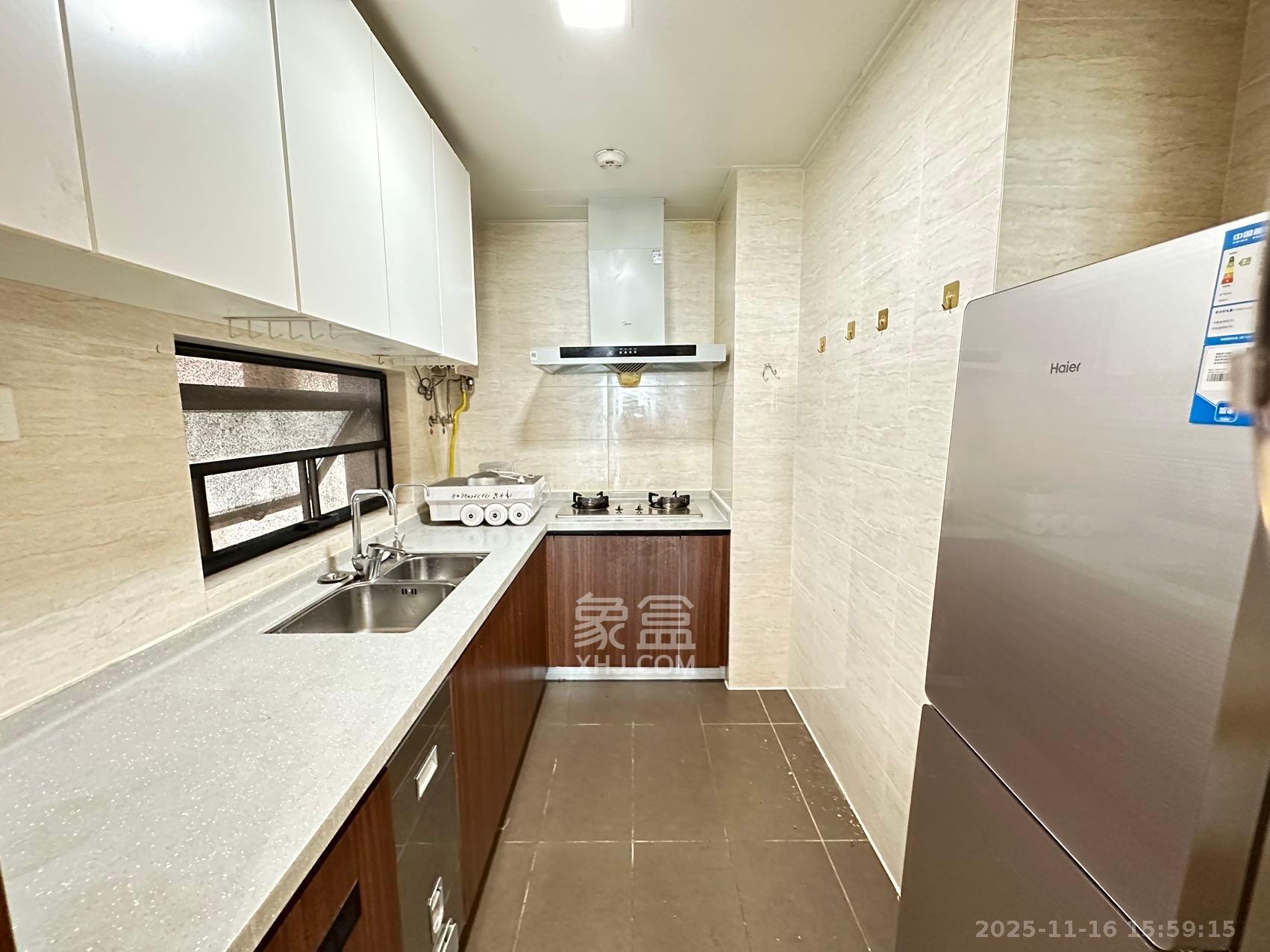 万科里金域国际 3室2厅2卫 3500.0元/月 万科里金域国际 3室2厅2卫 3500.0元/月室内图