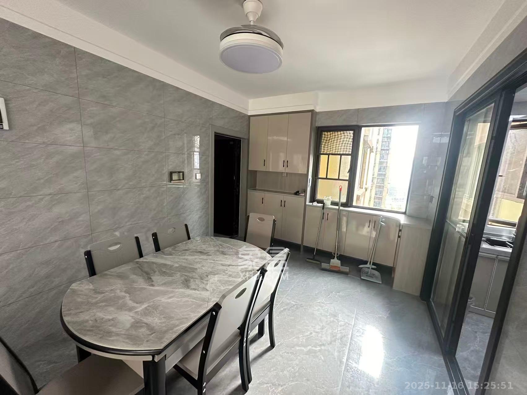 和润园三期 3室2厅2卫 2800.0元/月 和润园三期 3室2厅2卫 2800.0元/月室内图