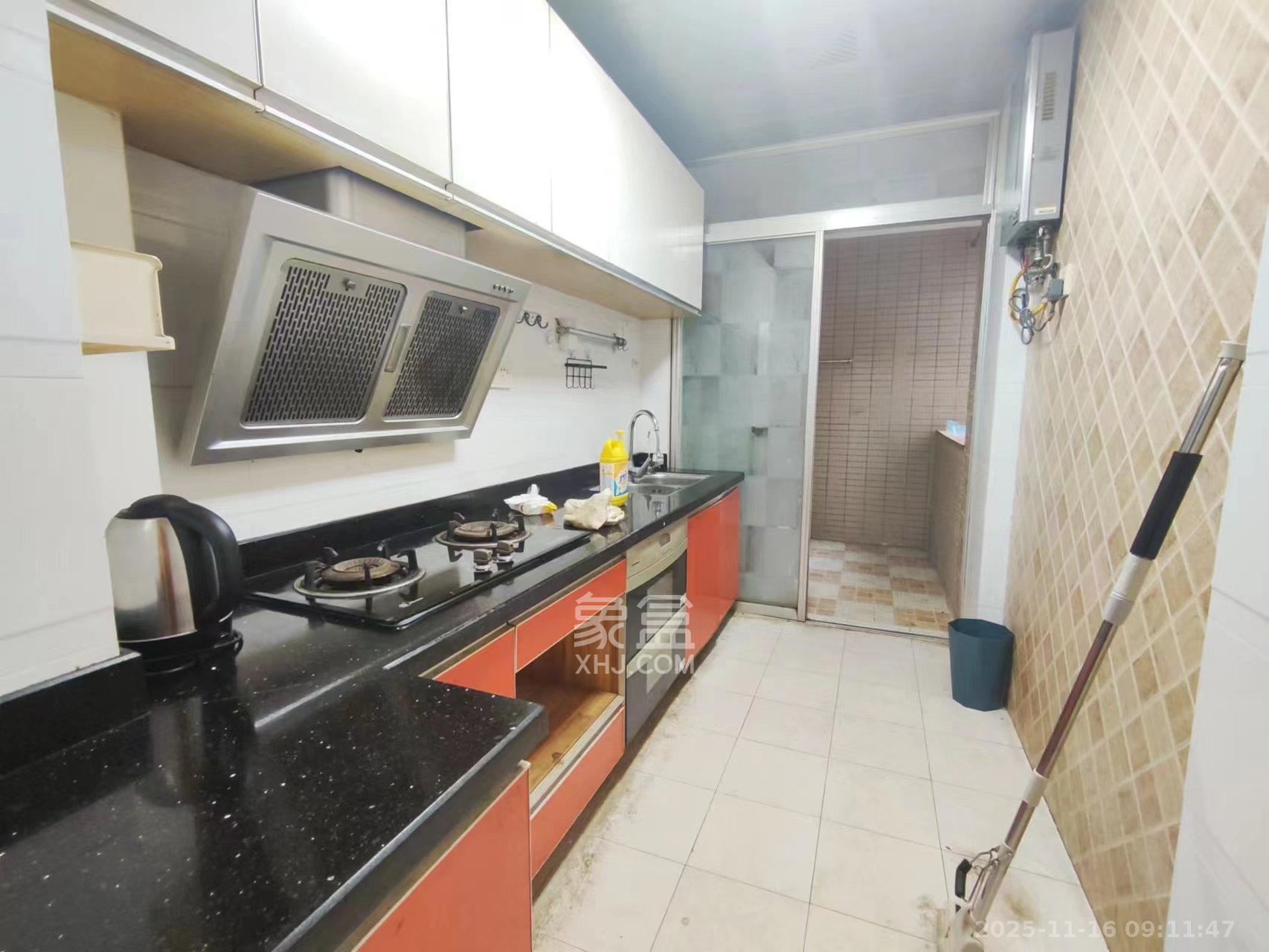 新城新世界一二三期  2室2厅1卫    2500.0元/月室内图