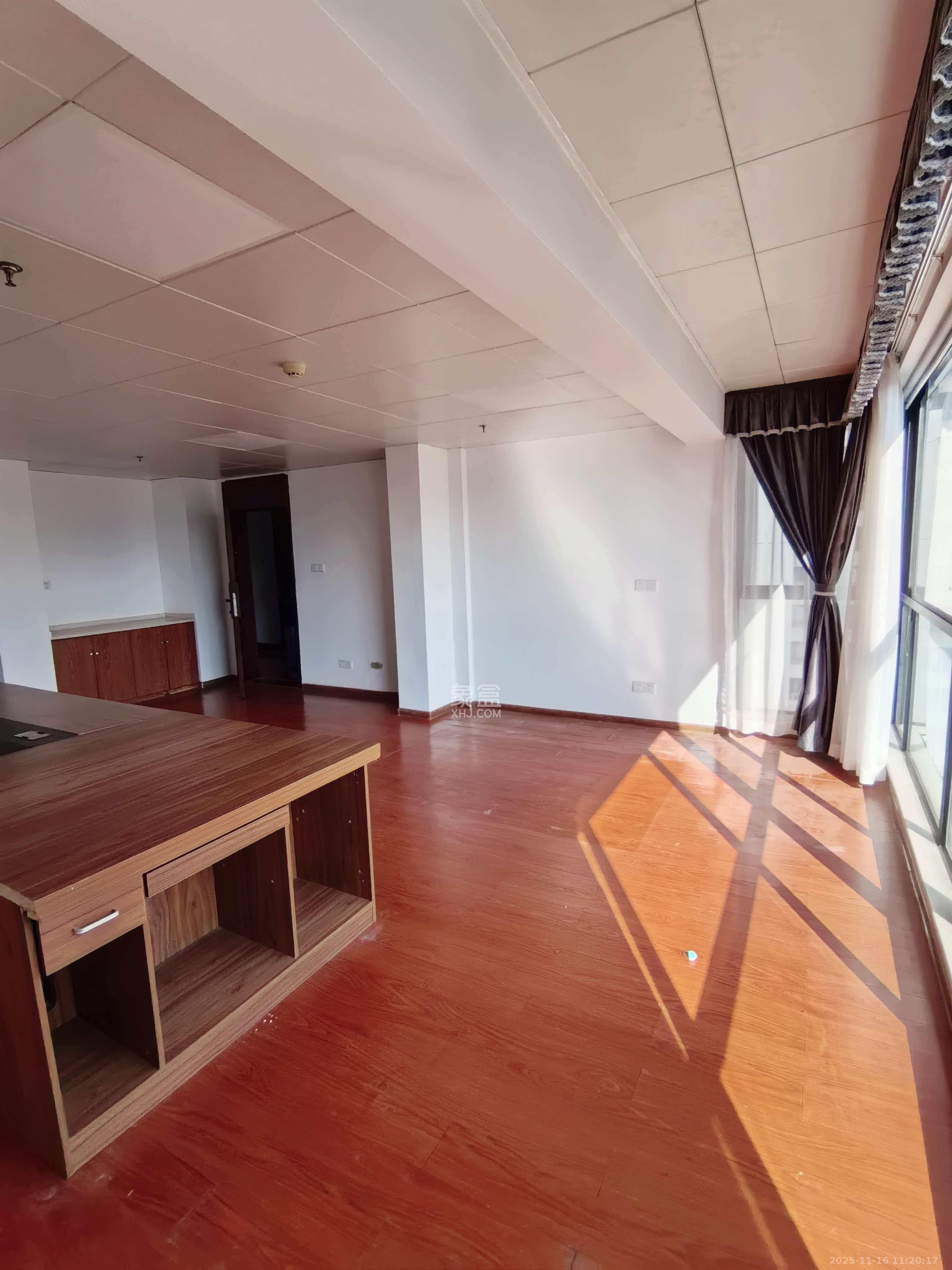 标志商务中心 1室1厅1卫 1400.0元/月 标志商务中心 1室1厅1卫 1400.0元/月室内图