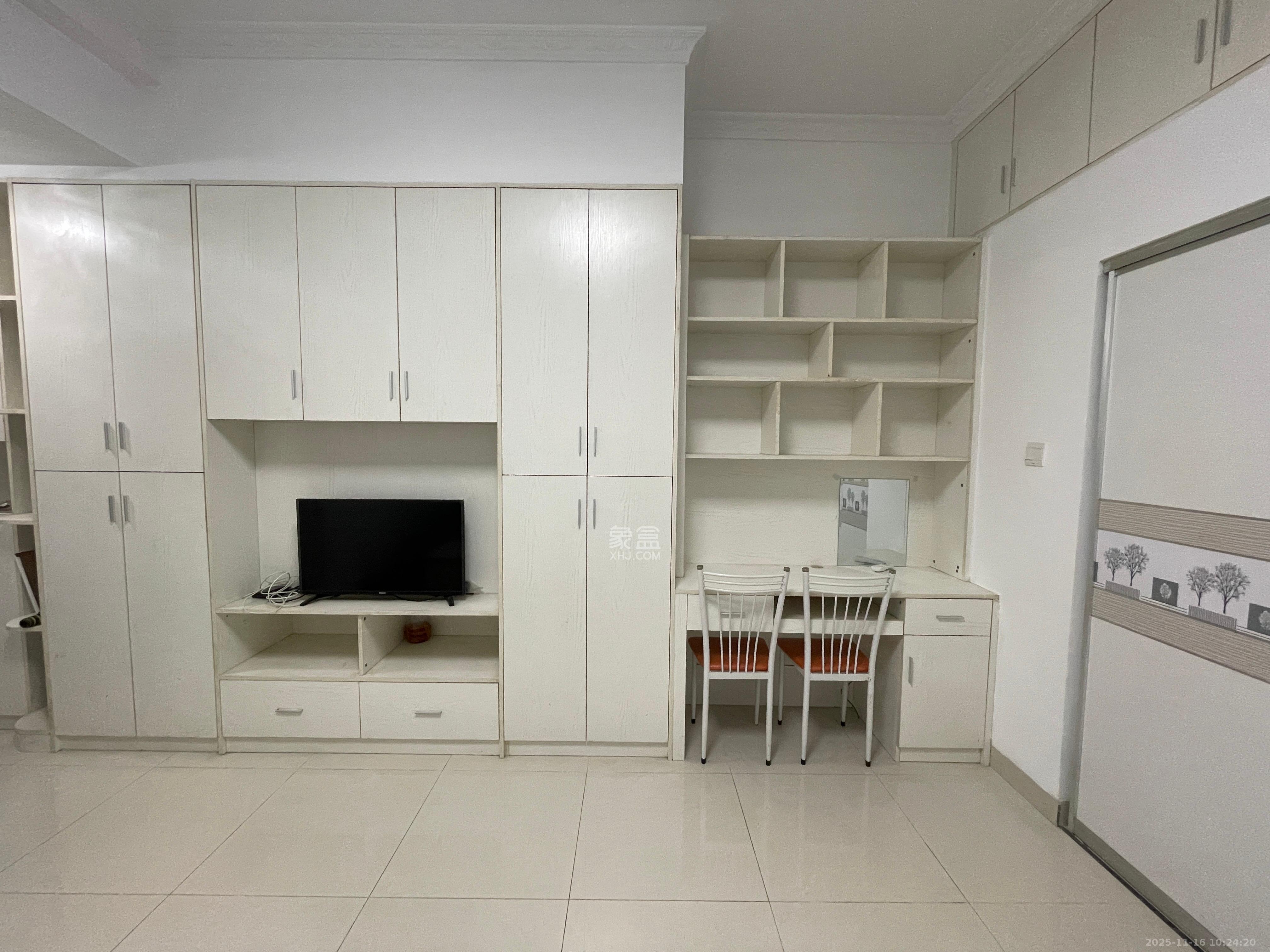 和隆花半里  1室1厅1卫    1700.0元/月室内图