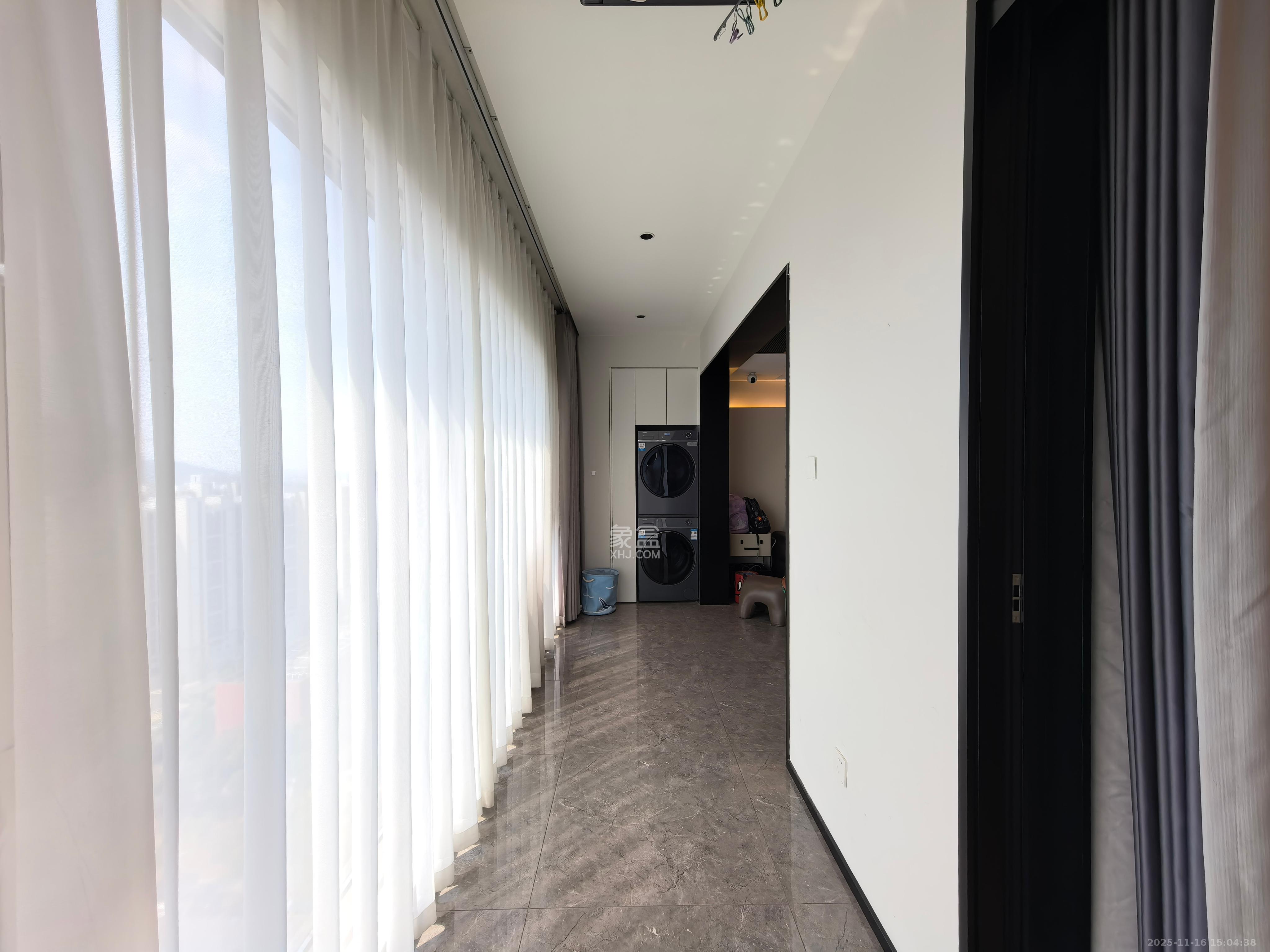 中海阅麓山一期  4室2厅2卫    5000.0元/月室内图