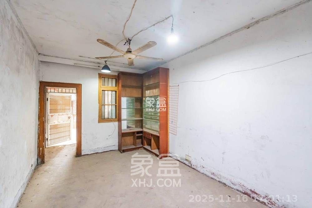 望江公寓  3室2厅2卫    1500.0元/月室内图