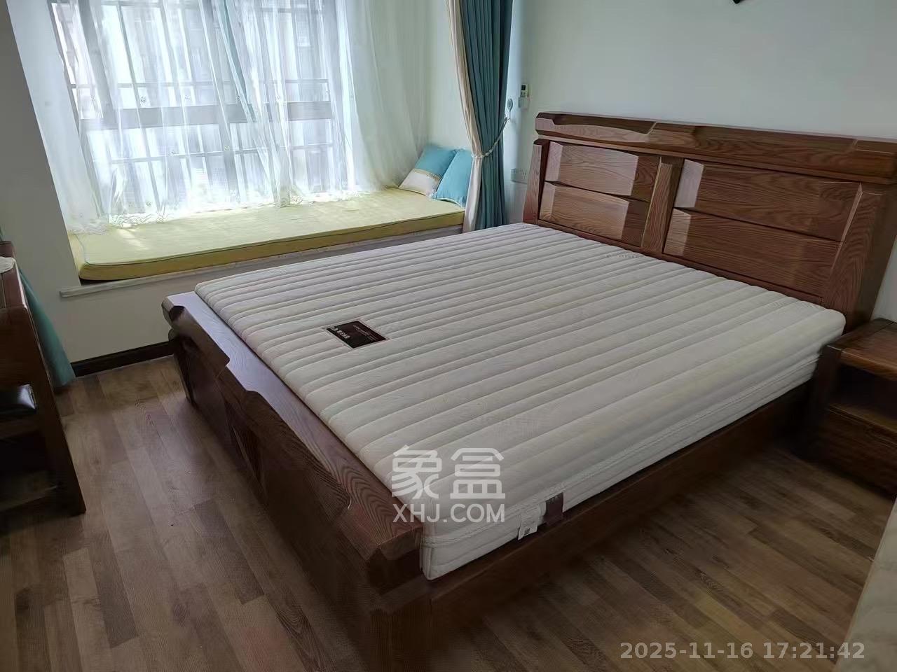 绿地中央广场  2室2厅1卫    2500.0元/月室内图