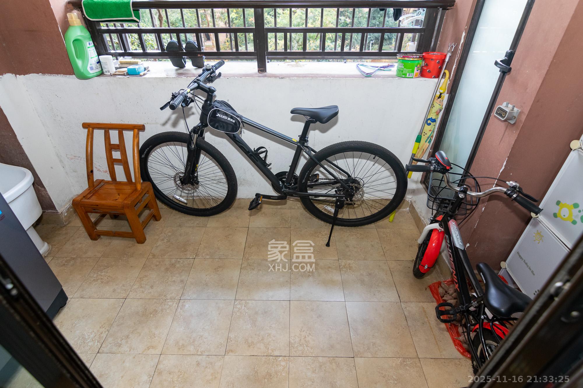 新城国际花都  2室2厅1卫    40.0万阳台