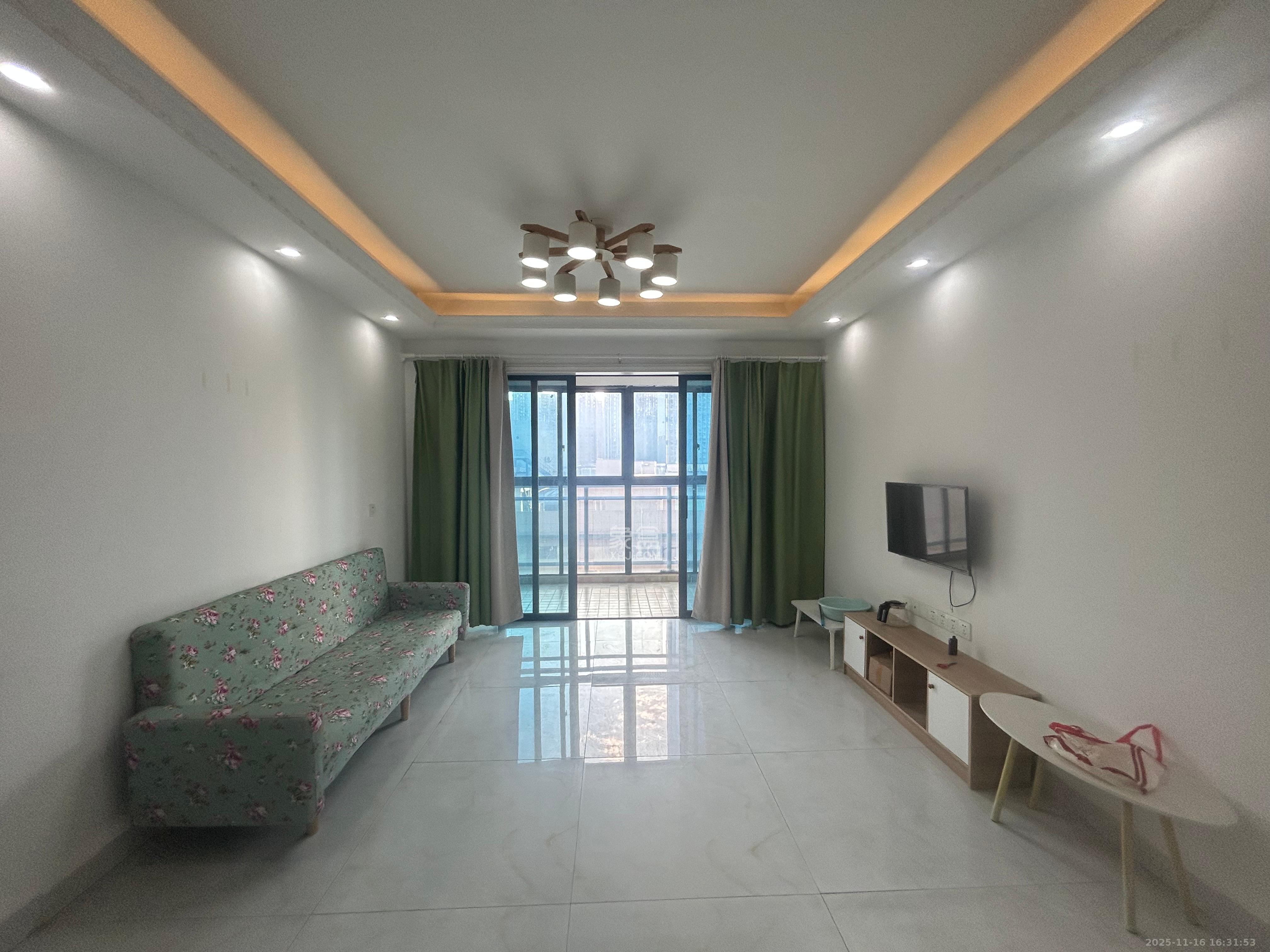 方略城市广场  3室2厅1卫    2200.0元/月