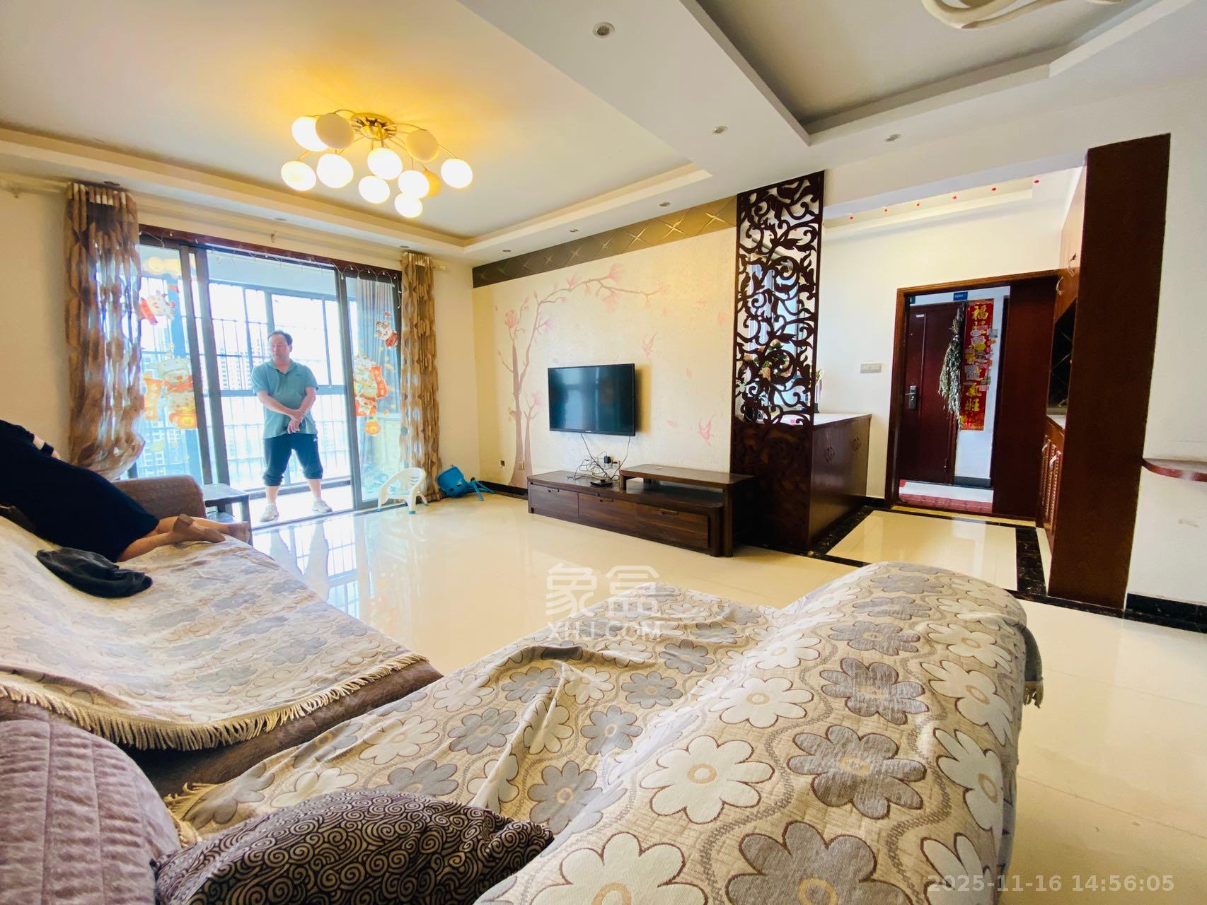 月畔湾  3室2厅1卫    2600.0元/月