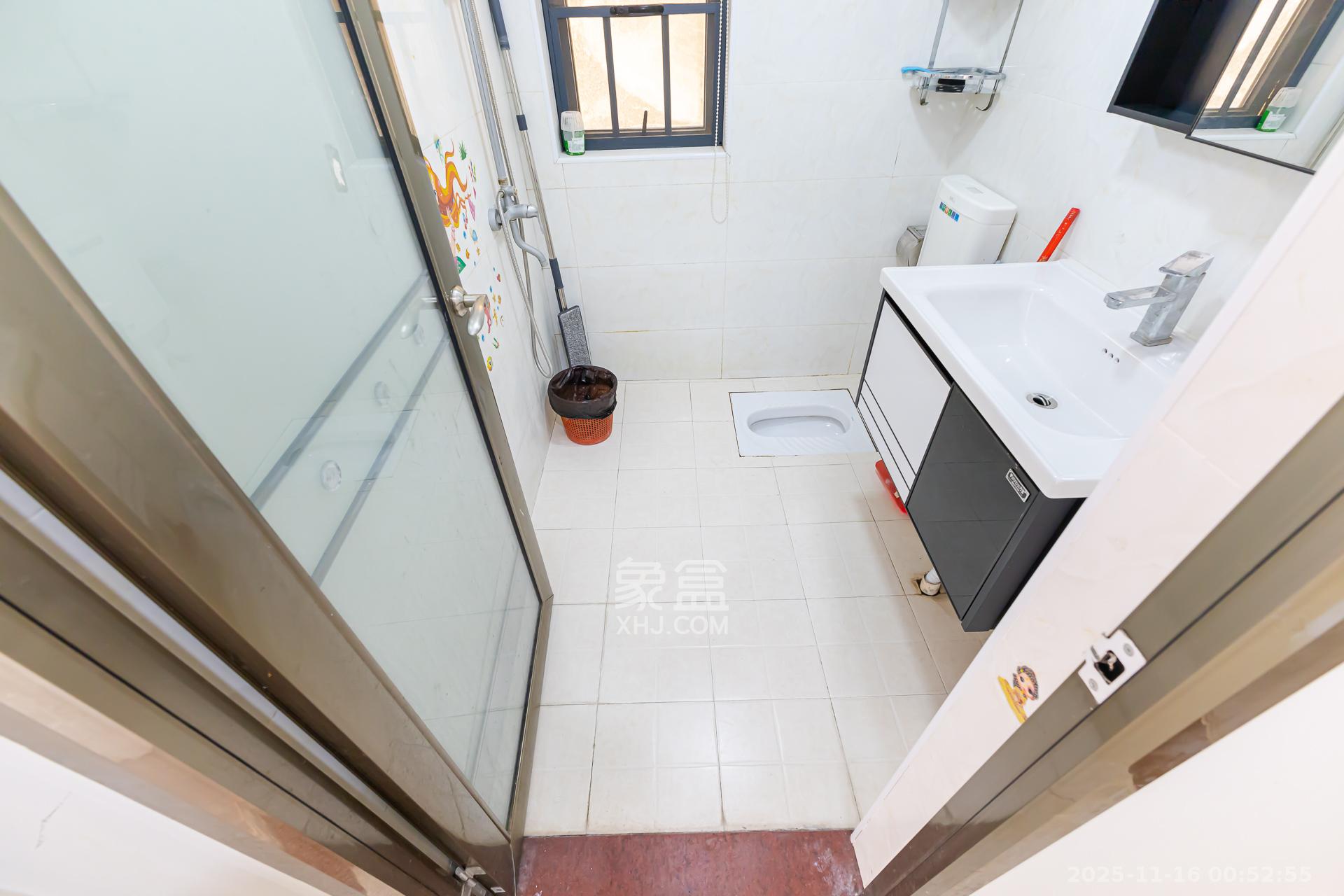 明发国际城  2室2厅1卫    69.8万卫生间