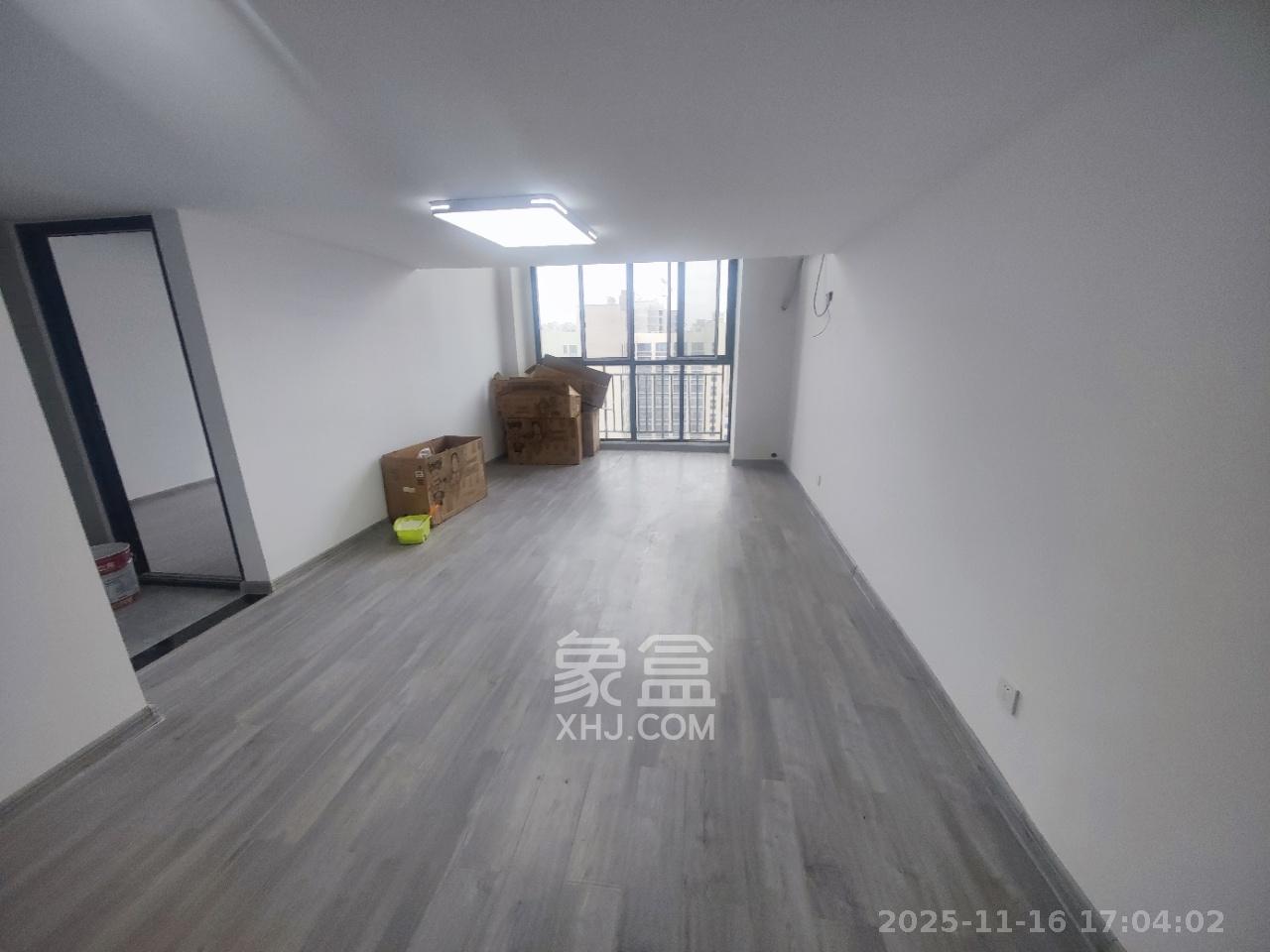 洋湖时代  2室1厅2卫    2600.0元/月